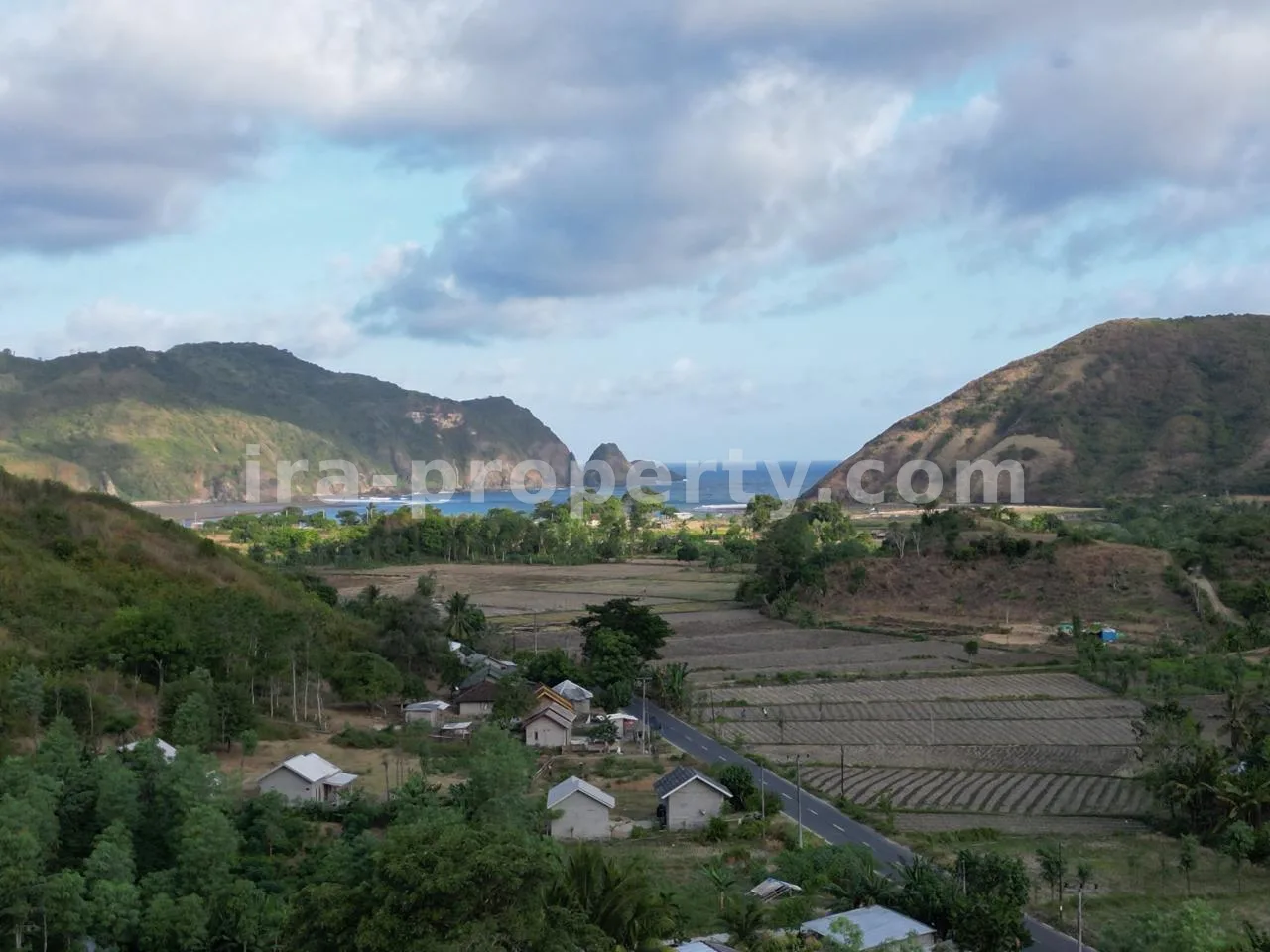 Land · Kuta Mandalika · photo 1 of 6 Ocean View Land in Prabu Areguling - 446 - 1