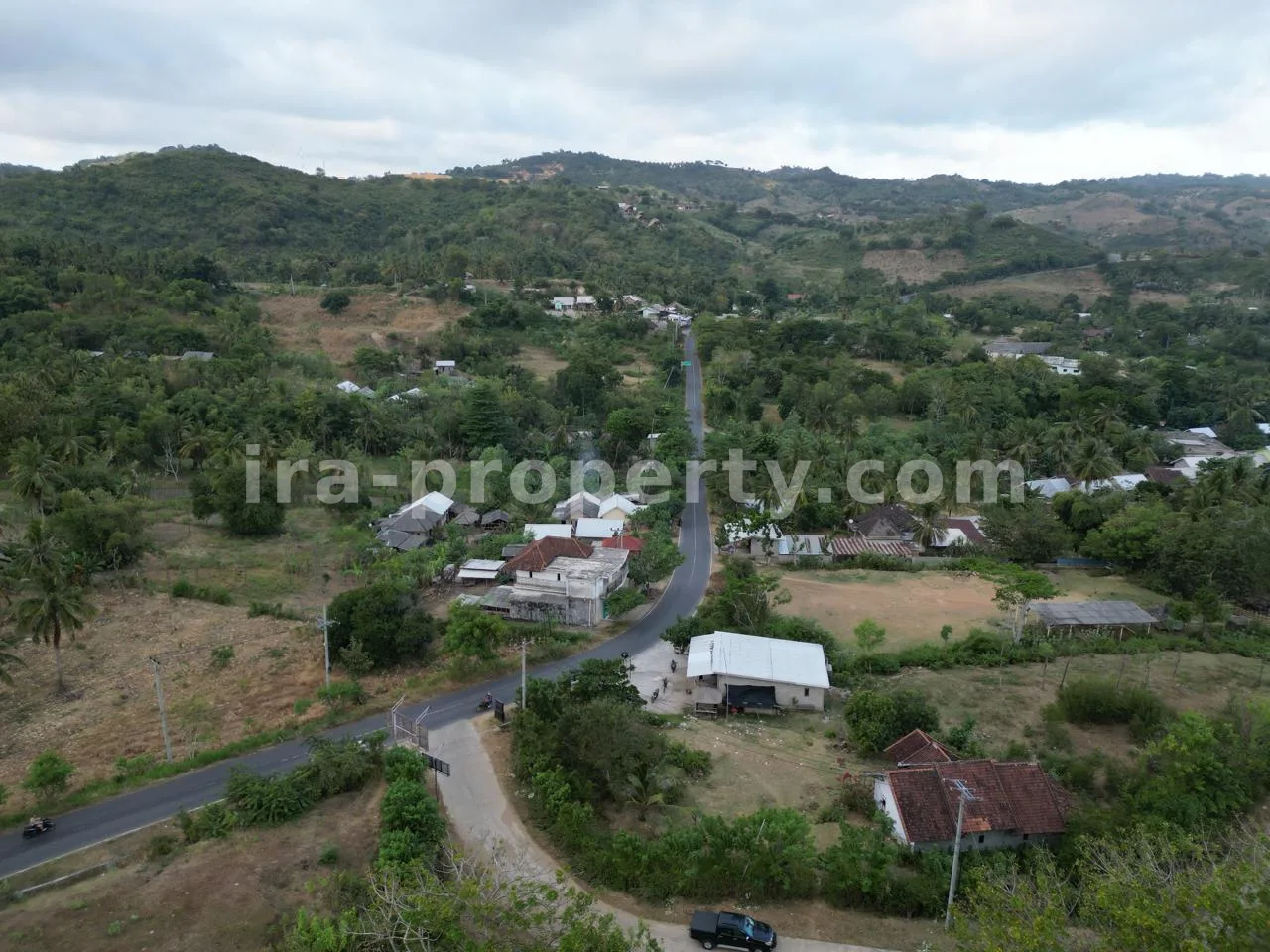 Tanah · Kuta Mandalika · foto 1 dari 8 Tanah Premium di Puncak Bukit Prabu Areguling - 445-2 - 1