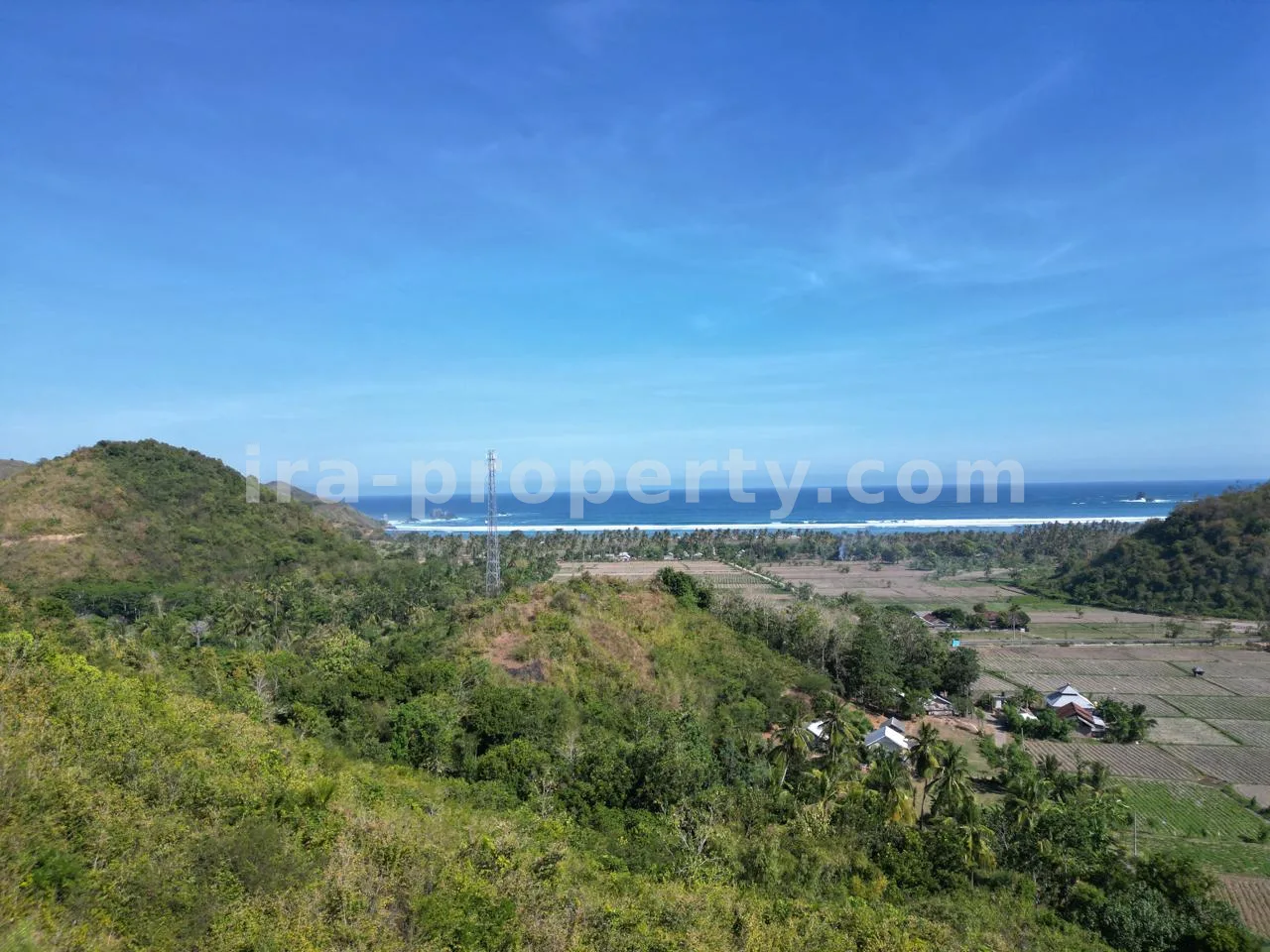 Tanah · Kuta Mandalika · foto 1 dari 17 Tanah Perbukitan dengan Pemandangan Laut di Tampah - 15.463 m\u00b2 - 451 - 1