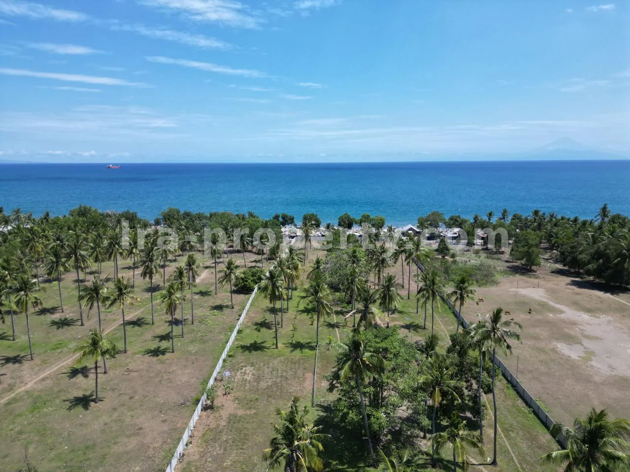 Tanah Tepi Pantai di Montong Dekat Hotel Jayakarta