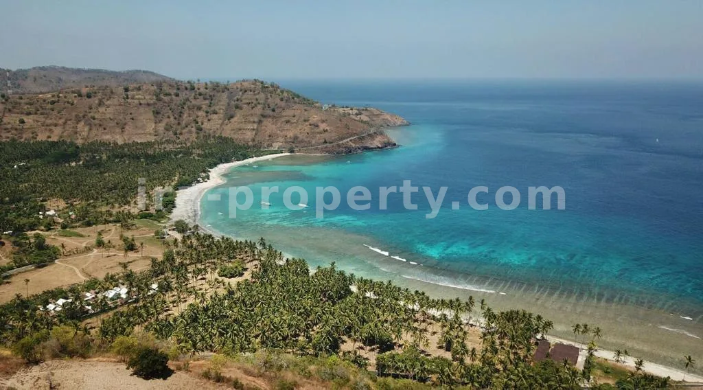 Tanah Tepi Pantai di Pandanan Dekat Senggigi