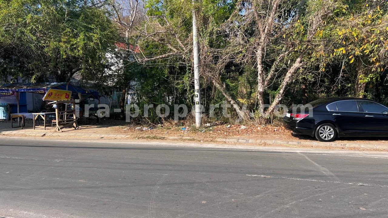 Tanah · Kuta Mandalika · foto 3 dari 3 Tanah Strategis Dijual di Kuta Mandalika - 472 - 3