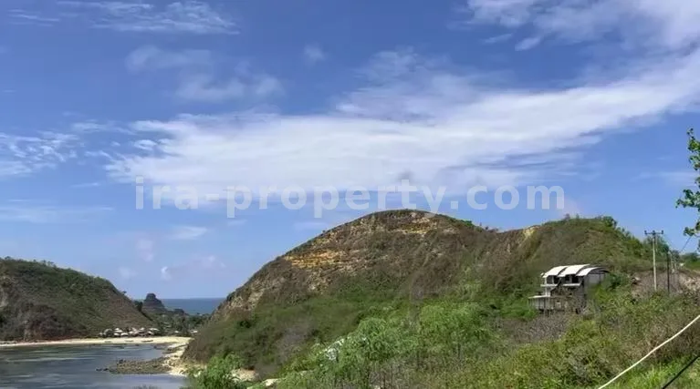 Land · Kuta Mandalika · photo 2 of 5 Land for Sale with Full Ocean View in Gerupuk - 470 - 2