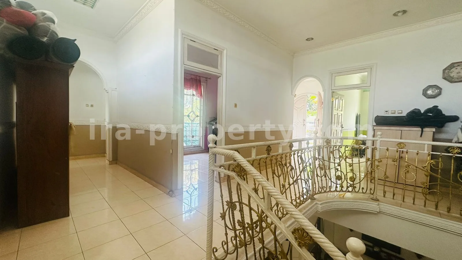 Rumah Mewah di Jalan Utama Mataram - 617 - 10