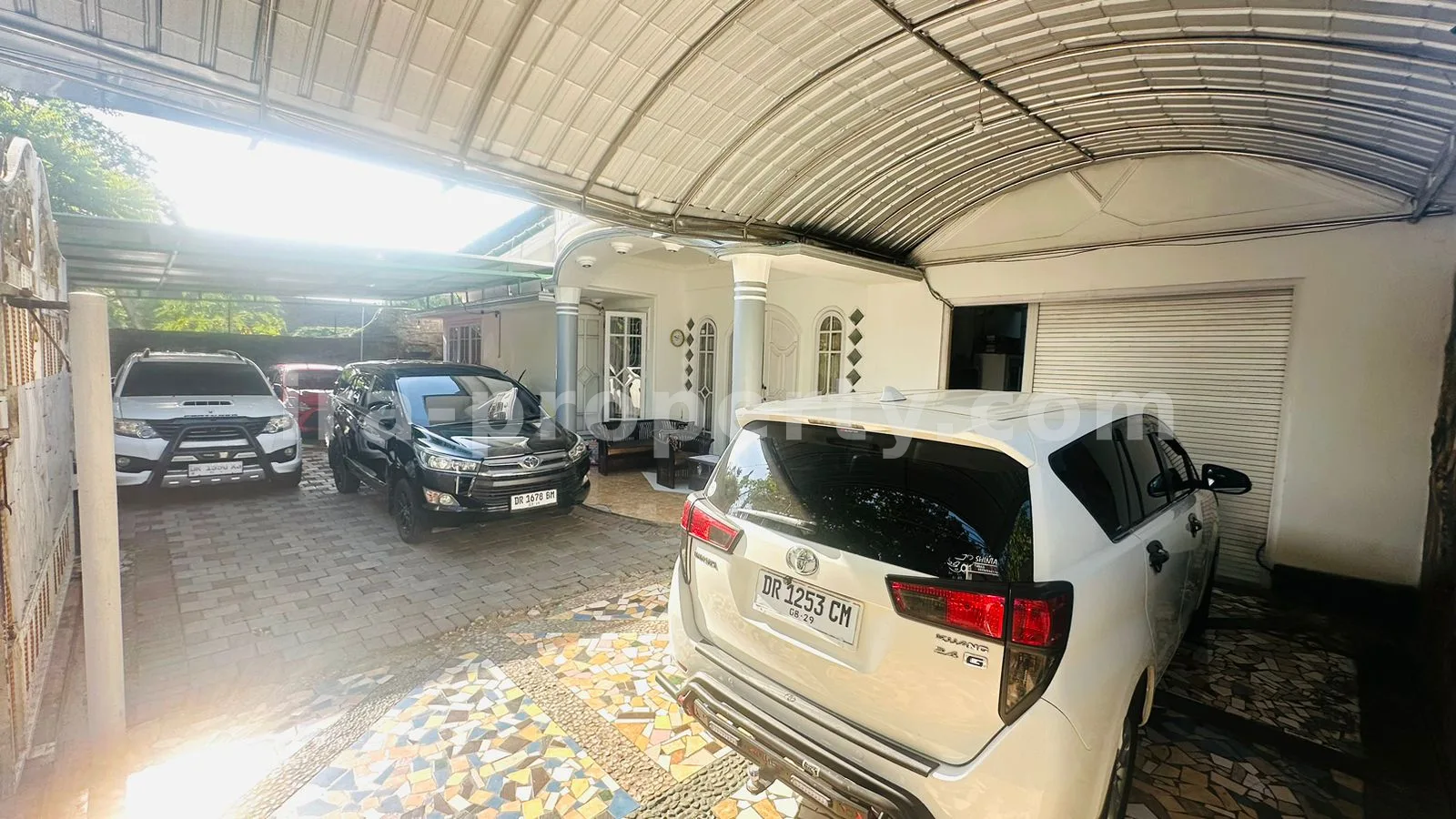 Rumah Mewah di Jalan Utama Mataram - 617 - 6