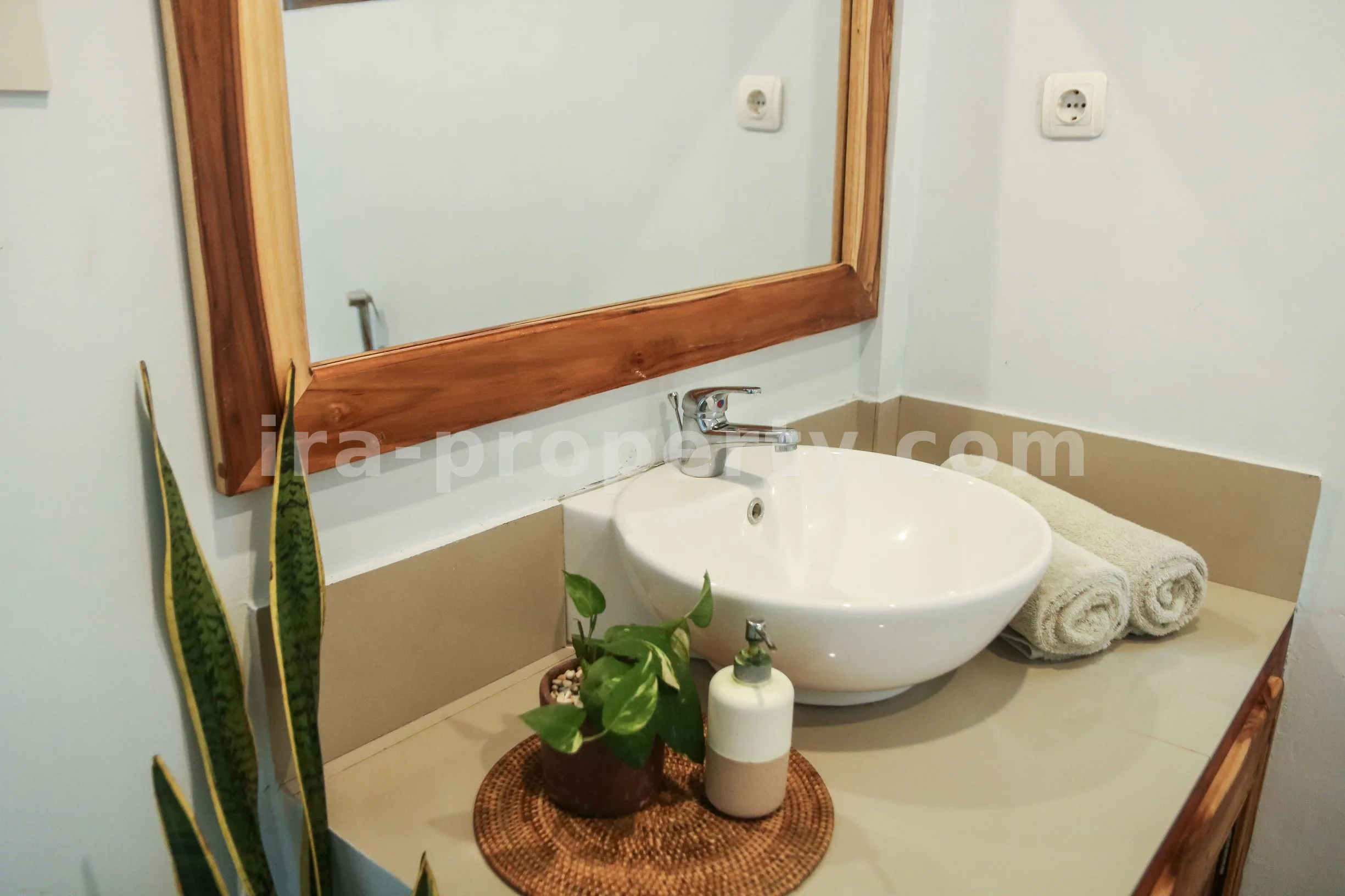 Villa & Hotel · Kuta Mandalika · photo 2 of 34 Luxurious Villa in Central Kuta Mandalika - 320 - 2