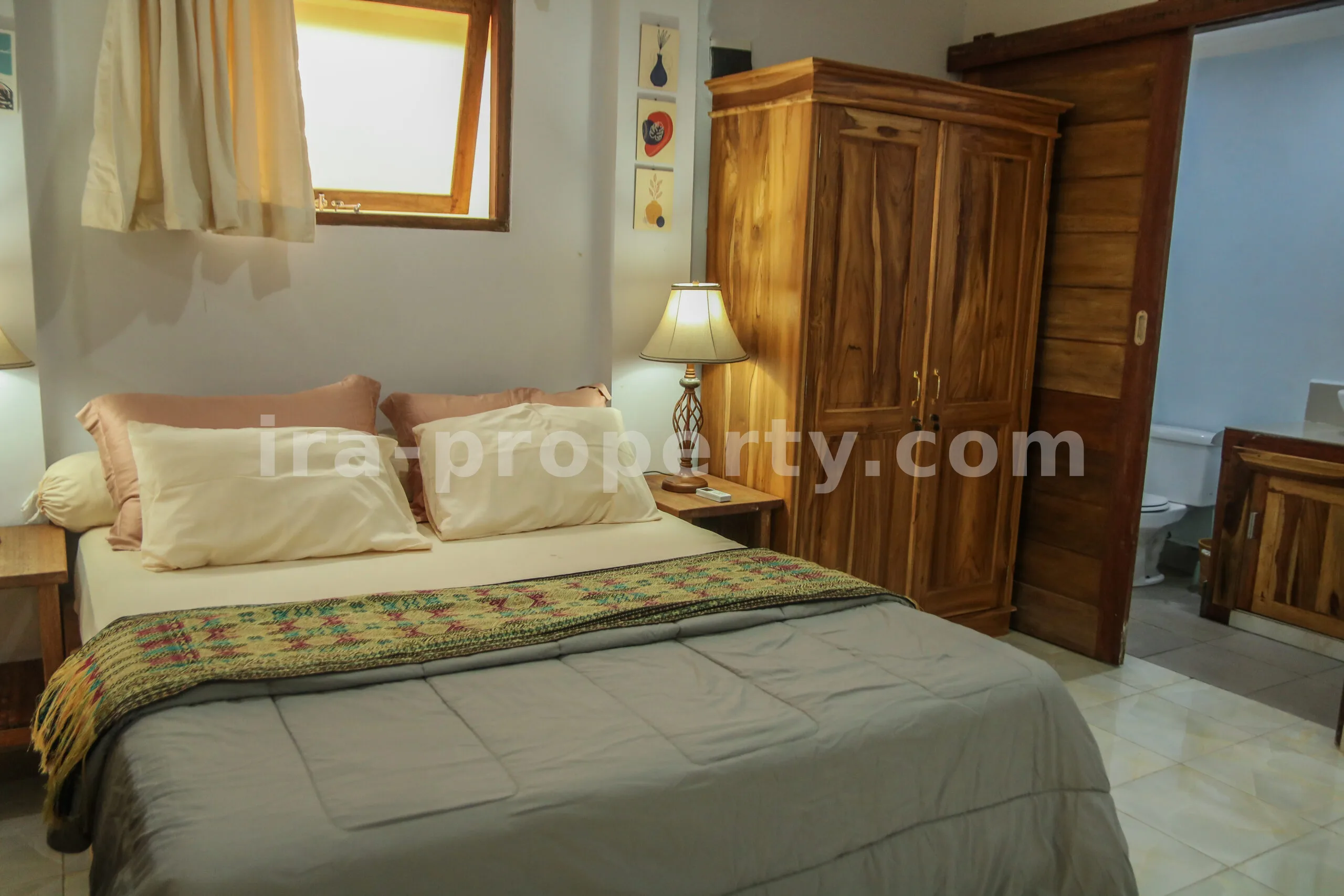 Luxurious Villa in Central Kuta Mandalika - 320 - 7