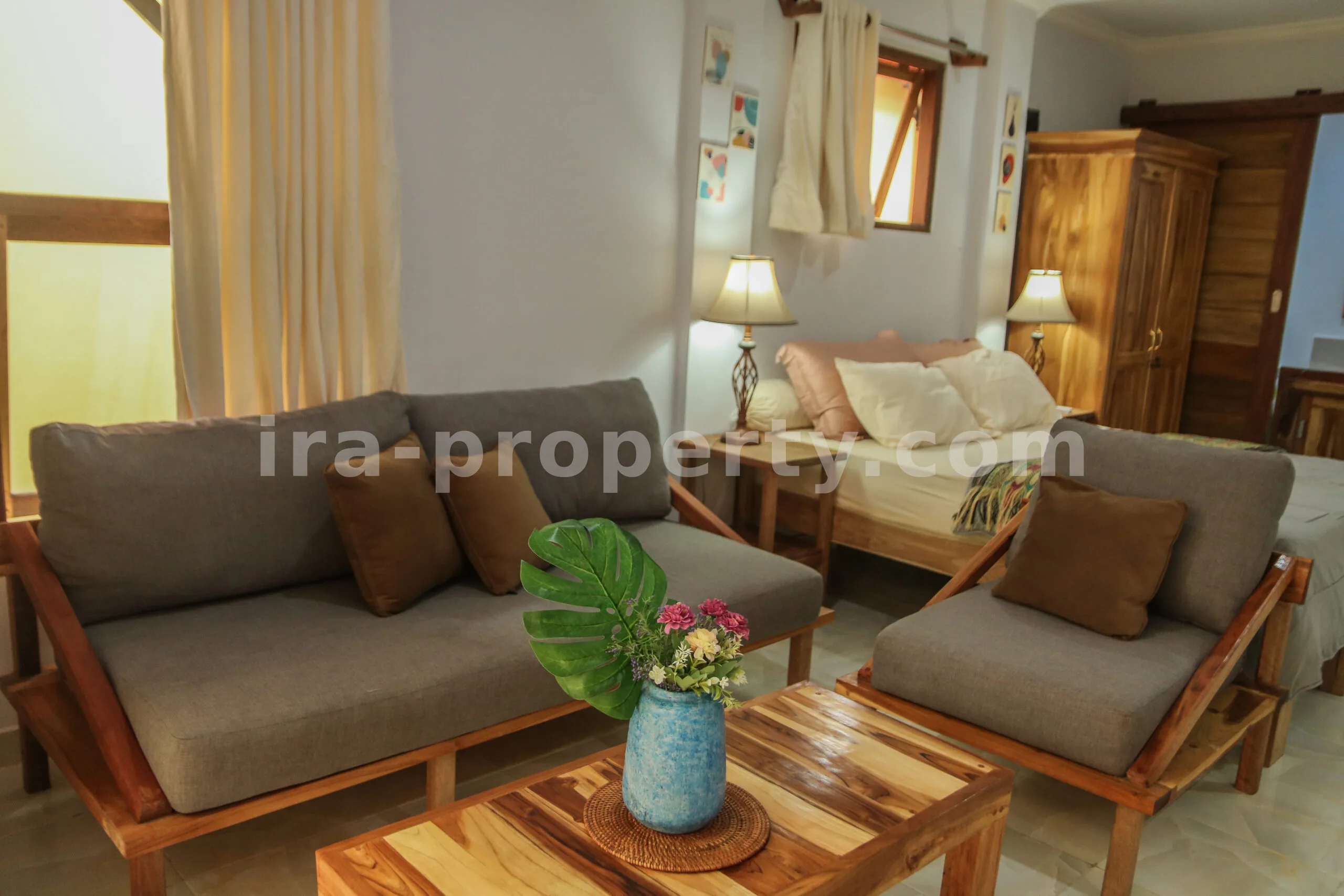 Luxurious Villa in Central Kuta Mandalika - 320 - 8