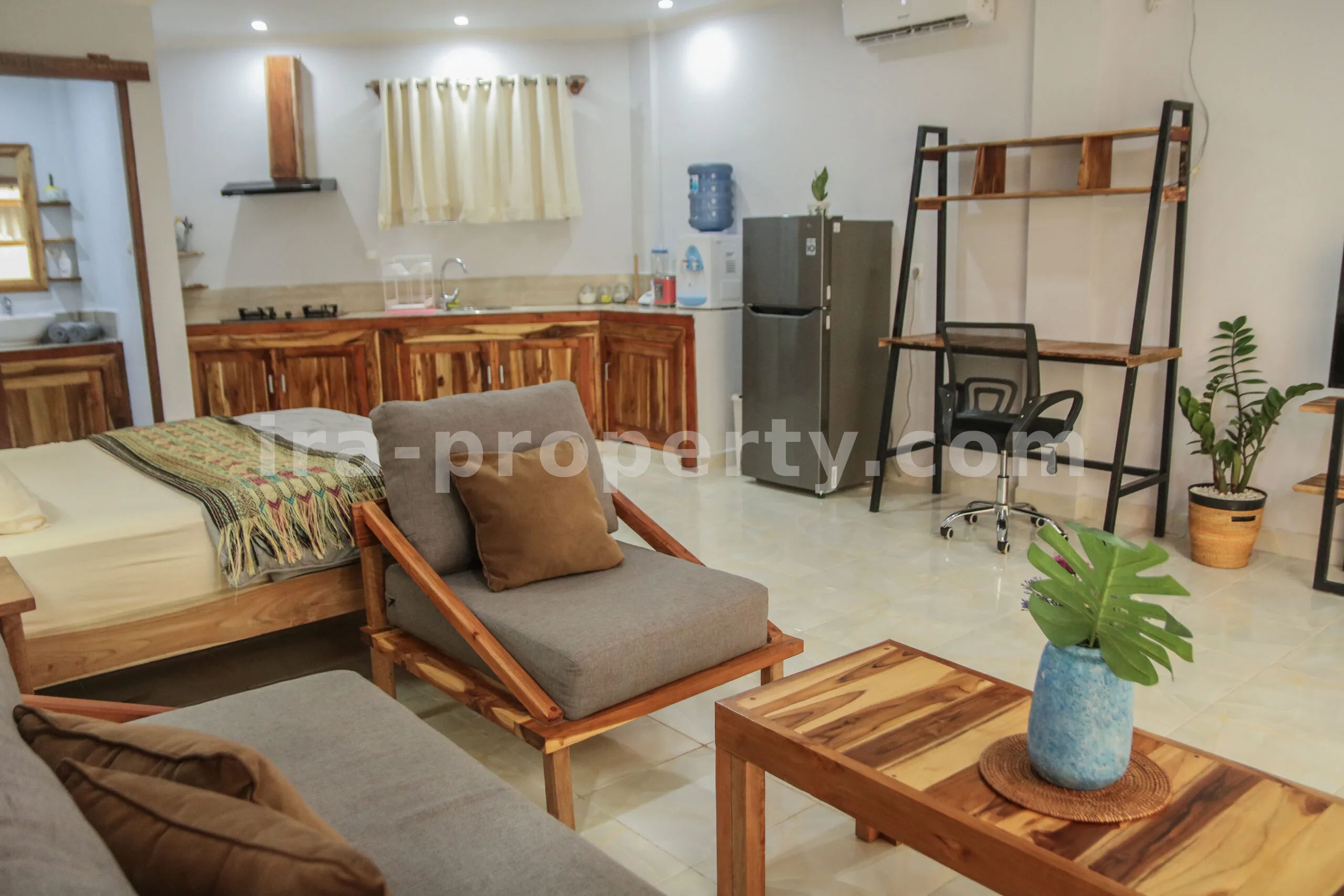 Luxurious Villa in Central Kuta Mandalika - 320 - 9
