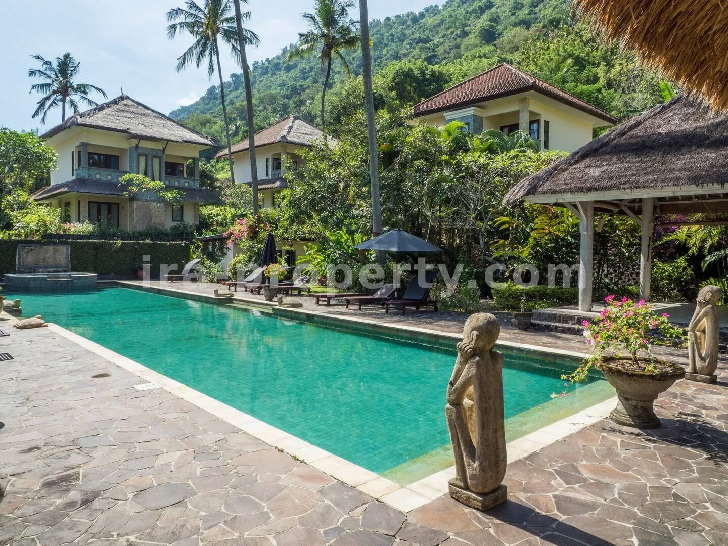 Villa & Hotel · Senggigi · foto 1 dari 13 Villa Mewah di Senggigi, Lombok - Kode 392 - 392 - 1