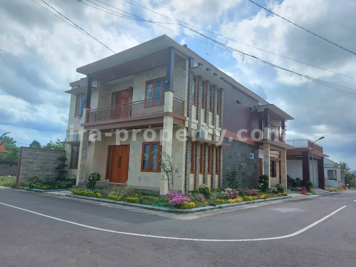 House · Mataram City · photo 1 of 24 Luxury Home in Elite Pagutan Mataram Complex - 564 - 1