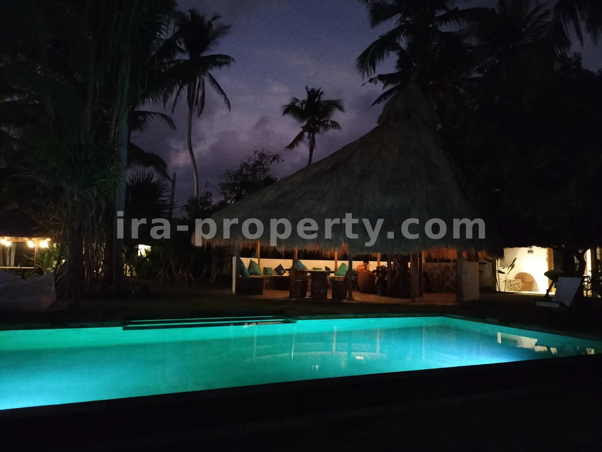 Kompleks Villa dan Hotel Mewah di Selong Belanak - 290 - 11