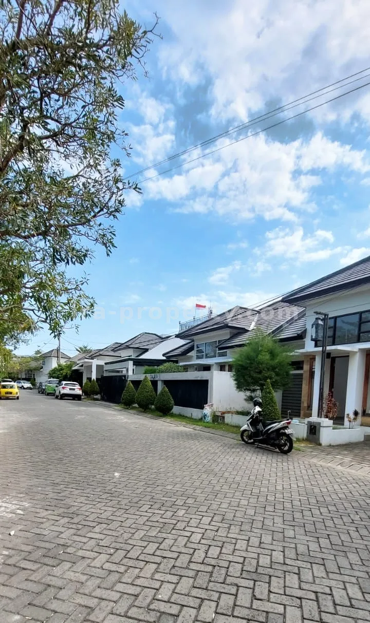 Rumah Modern di Perumahan Elit Graha Majapahit Mataram - 406 - 6