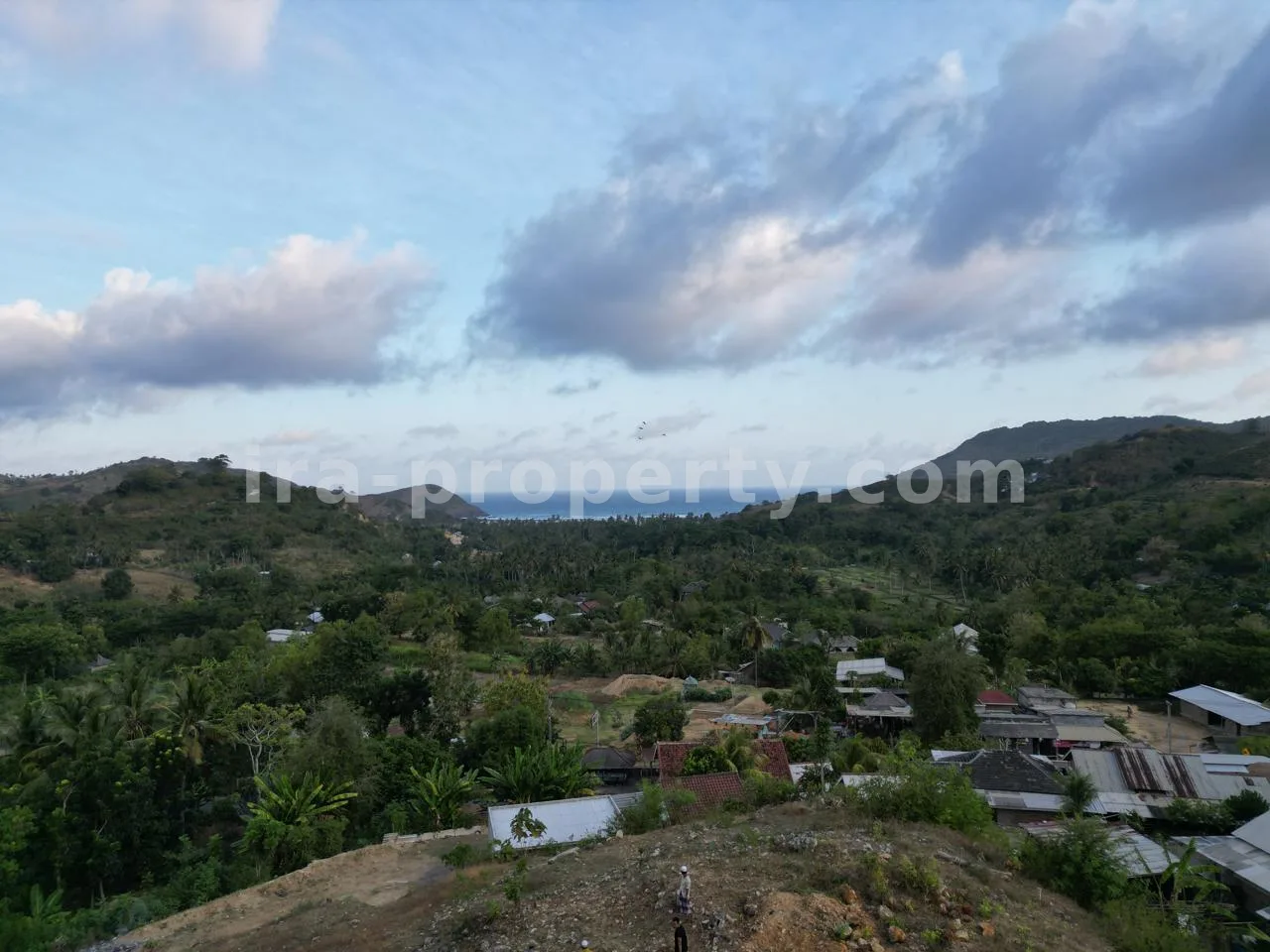 Land · Kuta Mandalika · photo 2 of 6 Ocean View Land in Prabu Areguling - 446 - 2