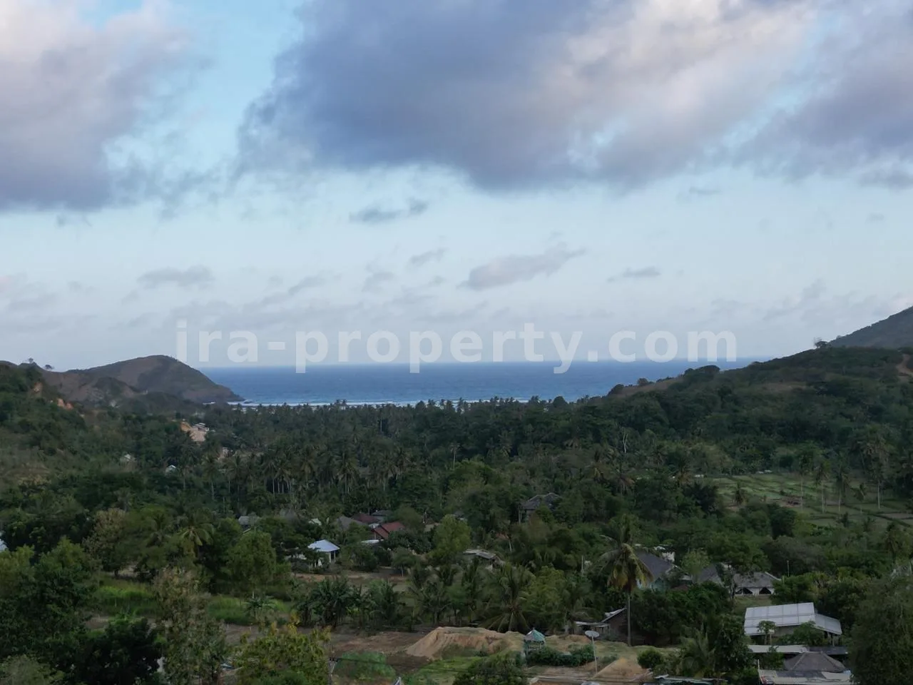 Land · Kuta Mandalika · photo 3 of 6 Ocean View Land in Prabu Areguling - 446 - 3