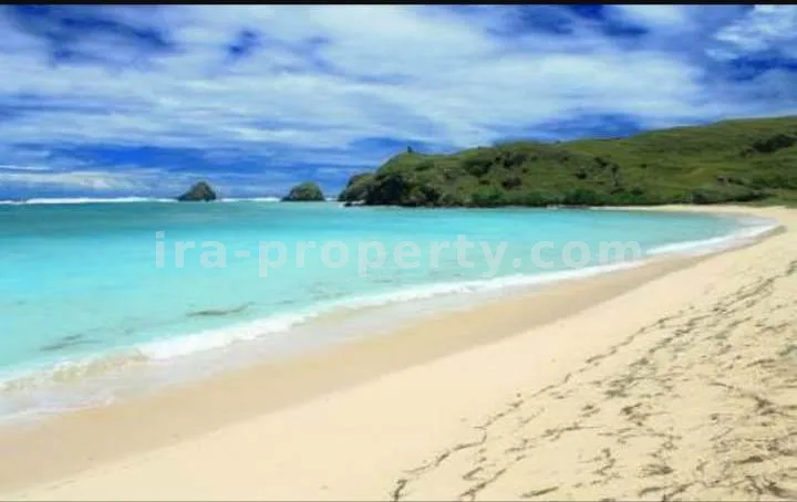 Land · Kuta Mandalika · photo 2 of 8 Oceanfront Land Plot in Tampah - 161 - 2