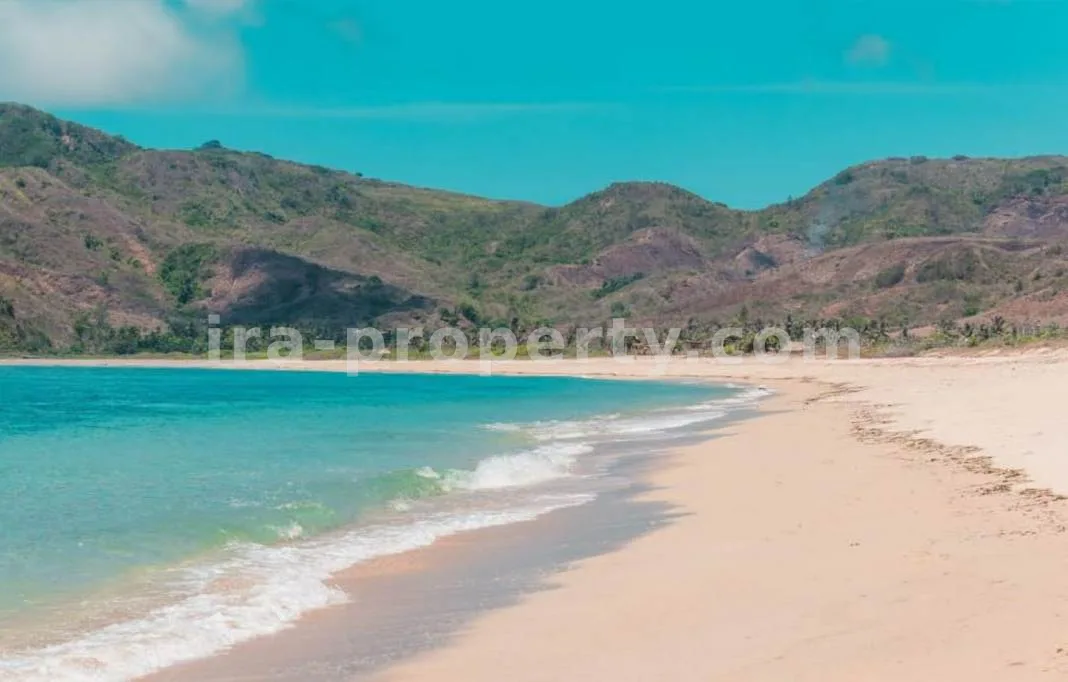 Land · Kuta Mandalika · photo 3 of 8 Oceanfront Land Plot in Tampah - 161 - 3
