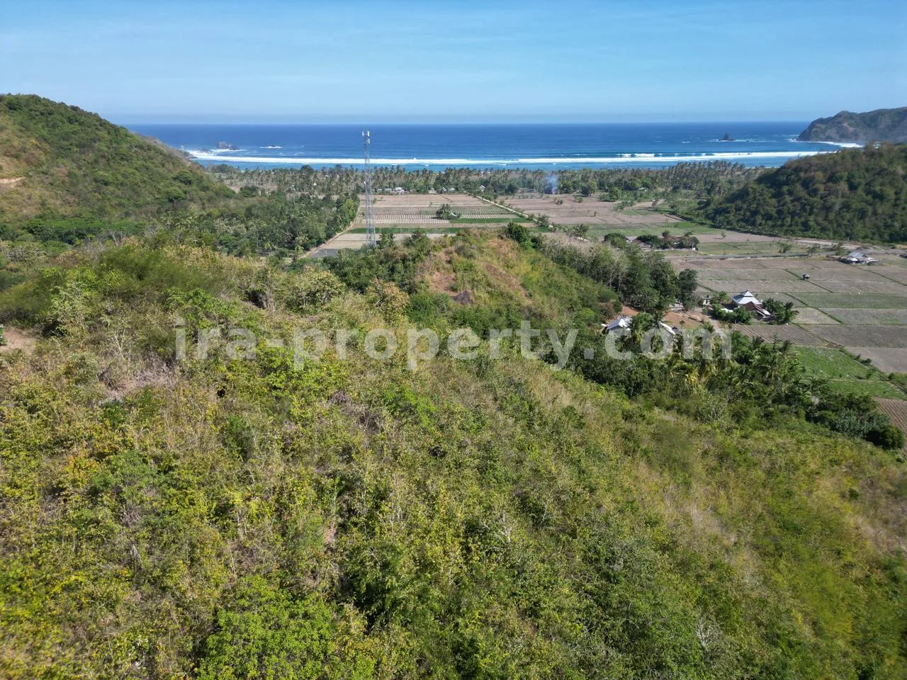Tanah Perbukitan dengan Pemandangan Laut di Tampah - 15.463 m\u00b2 - 451 - 6