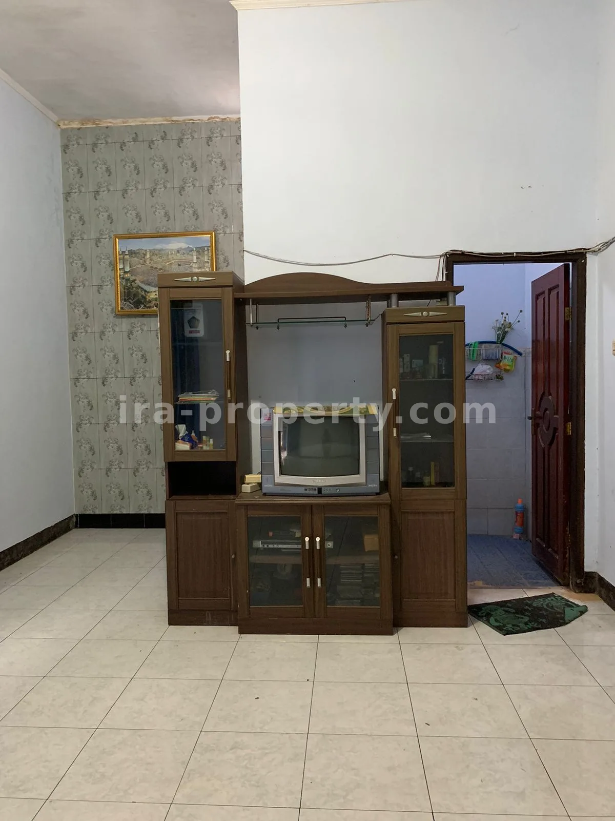 Spacious Family Home in Perumnas Complex - 575 - 13