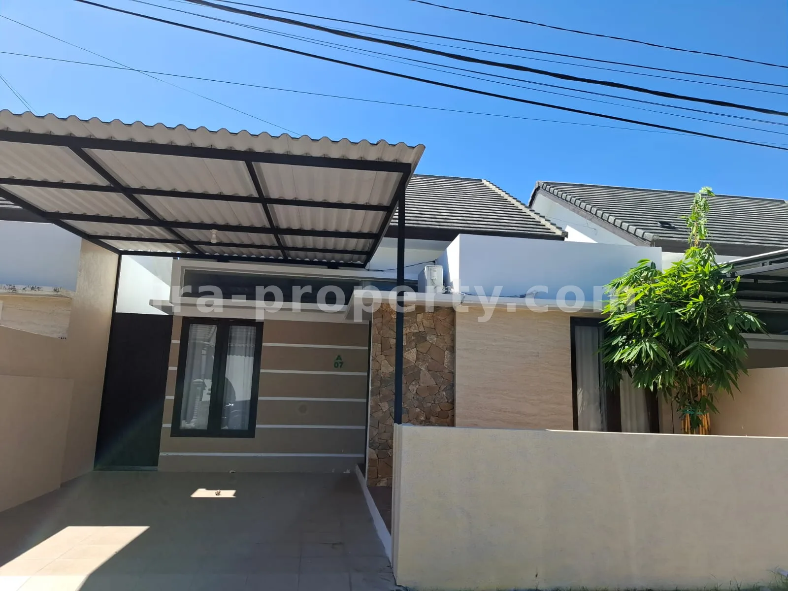 House · Mataram City · photo 1 of 11 Spacious Home in Adisucipto Complex - 608 - 1