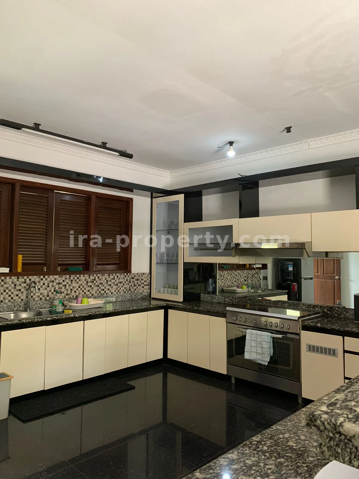 Villa Luas Dijual di Batu Layar Dekat Senggigi, Lombok - 217 - 28