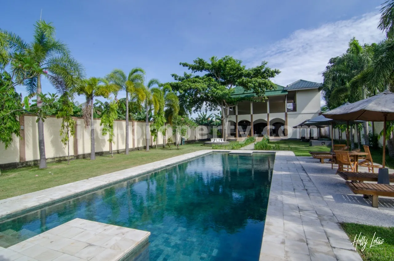 Villa & Hotel · Senggigi · foto 1 dari 15 Vila Luas di Jalan Montong Dekat Senggigi, Lombok - X26457 - 1