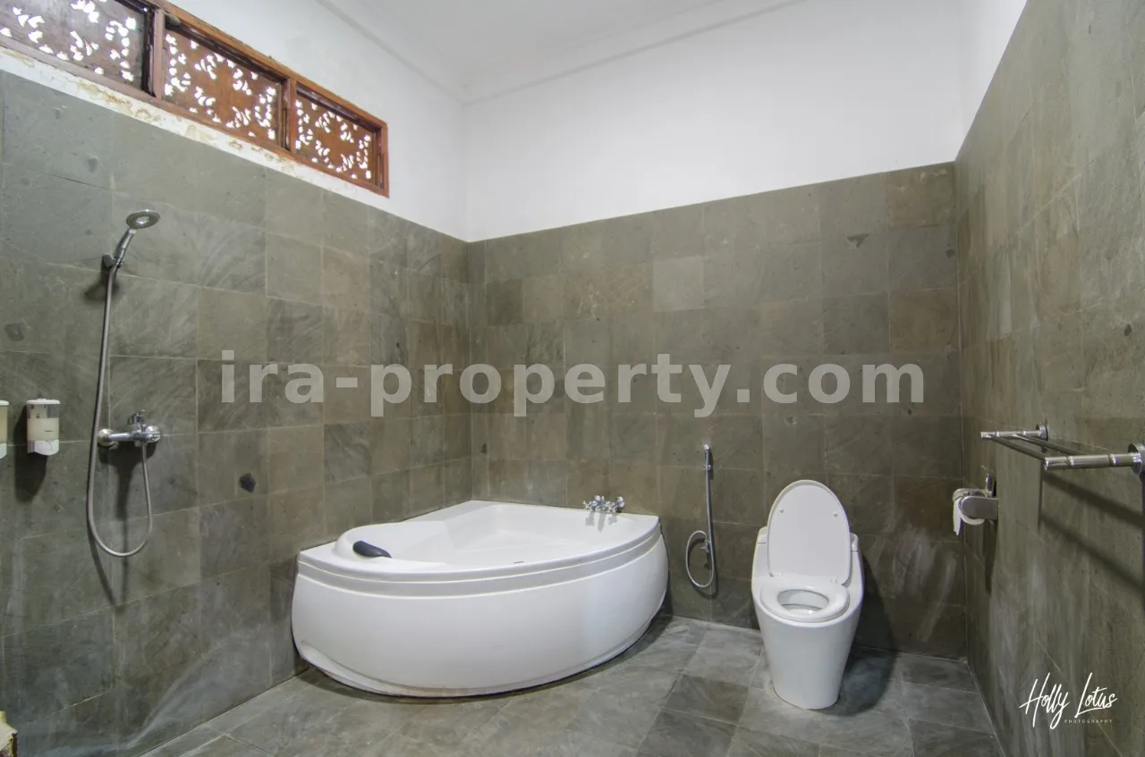 Vila Luas di Jalan Montong Dekat Senggigi, Lombok - X26457 - 9