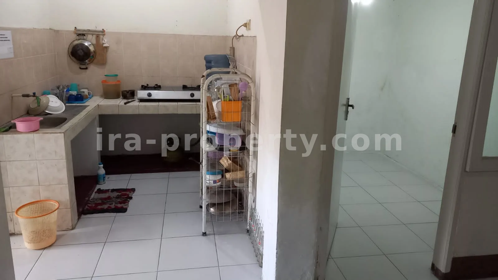Rumah Strategis Dekat SMPN 1 Mataram - 501 - 10