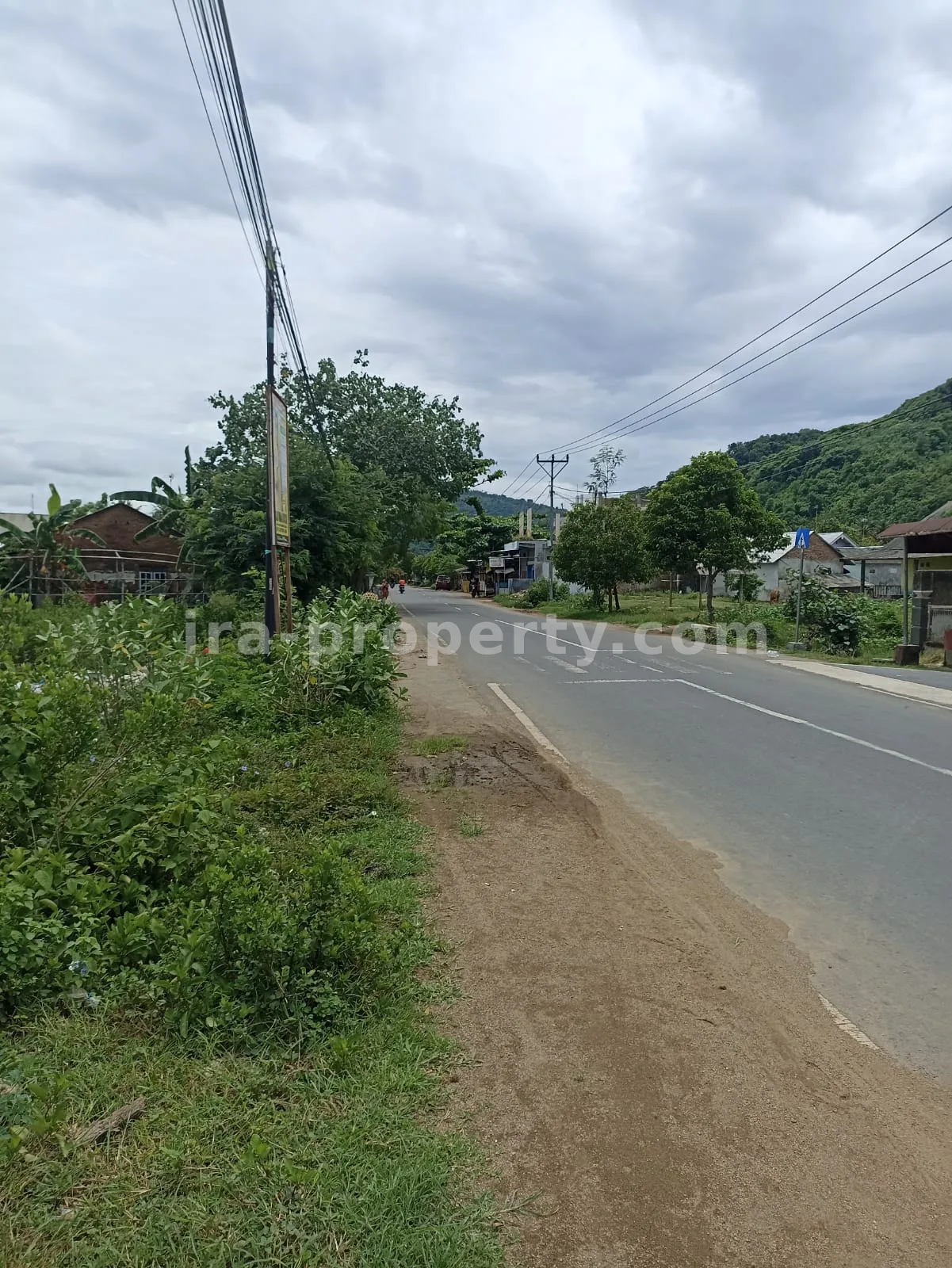 Tanah Strategis Pinggir Jalan di Sekotong \u2013 3.390 m\u00b2 - 175 - 7
