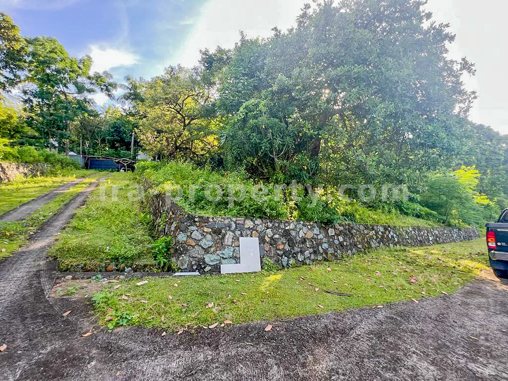 Tanah dengan Pemandangan Laut Menakjubkan di Pusat Senggigi, Kode 329 - 329-2 - 15