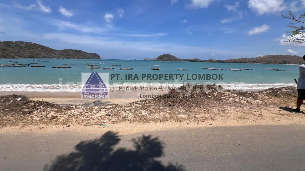 Land · Kuta Mandalika · photo 3 of 6 Beachfront Land in Bumbang, near Kuta Mandalika - 473 - 3