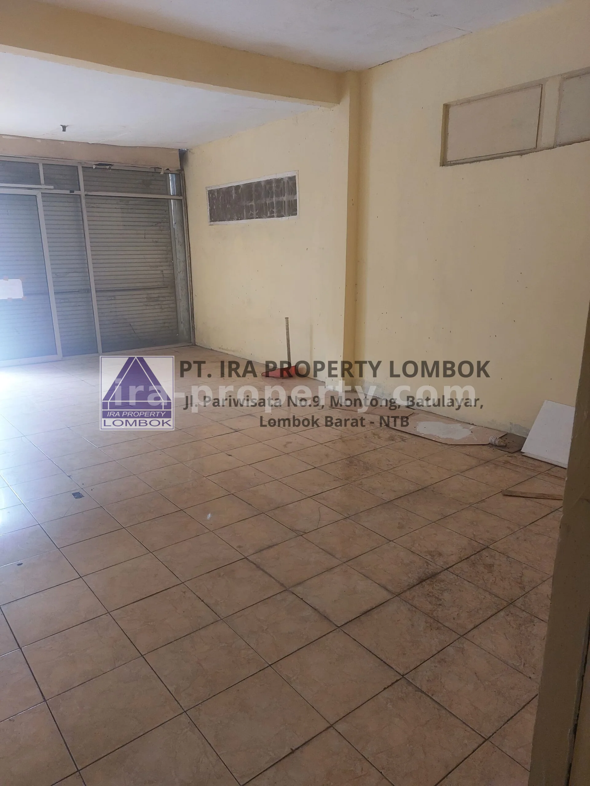 Ruko Komersial di Pinggir Jalan Utama Ampenan Utara - 619 - 6