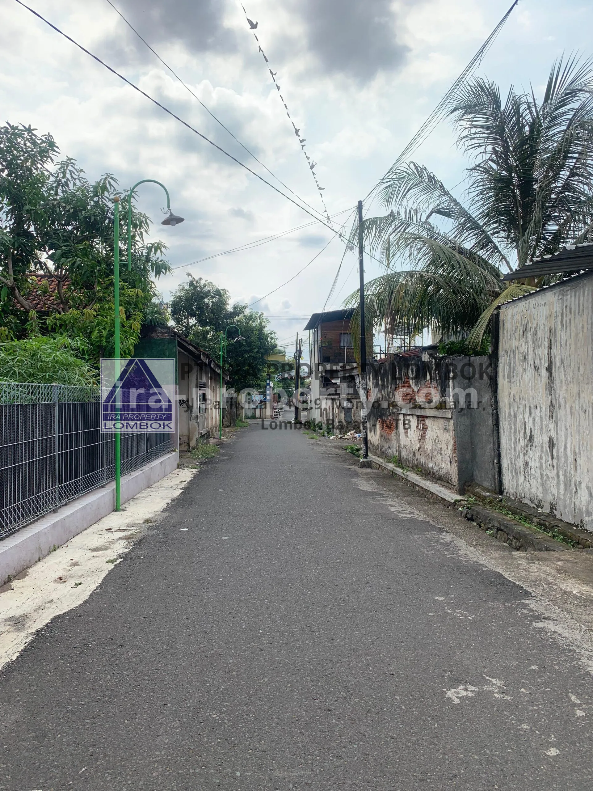 Rumah Dijual di Mataram Pusat Dekat Hotel Santika - 420 - 19