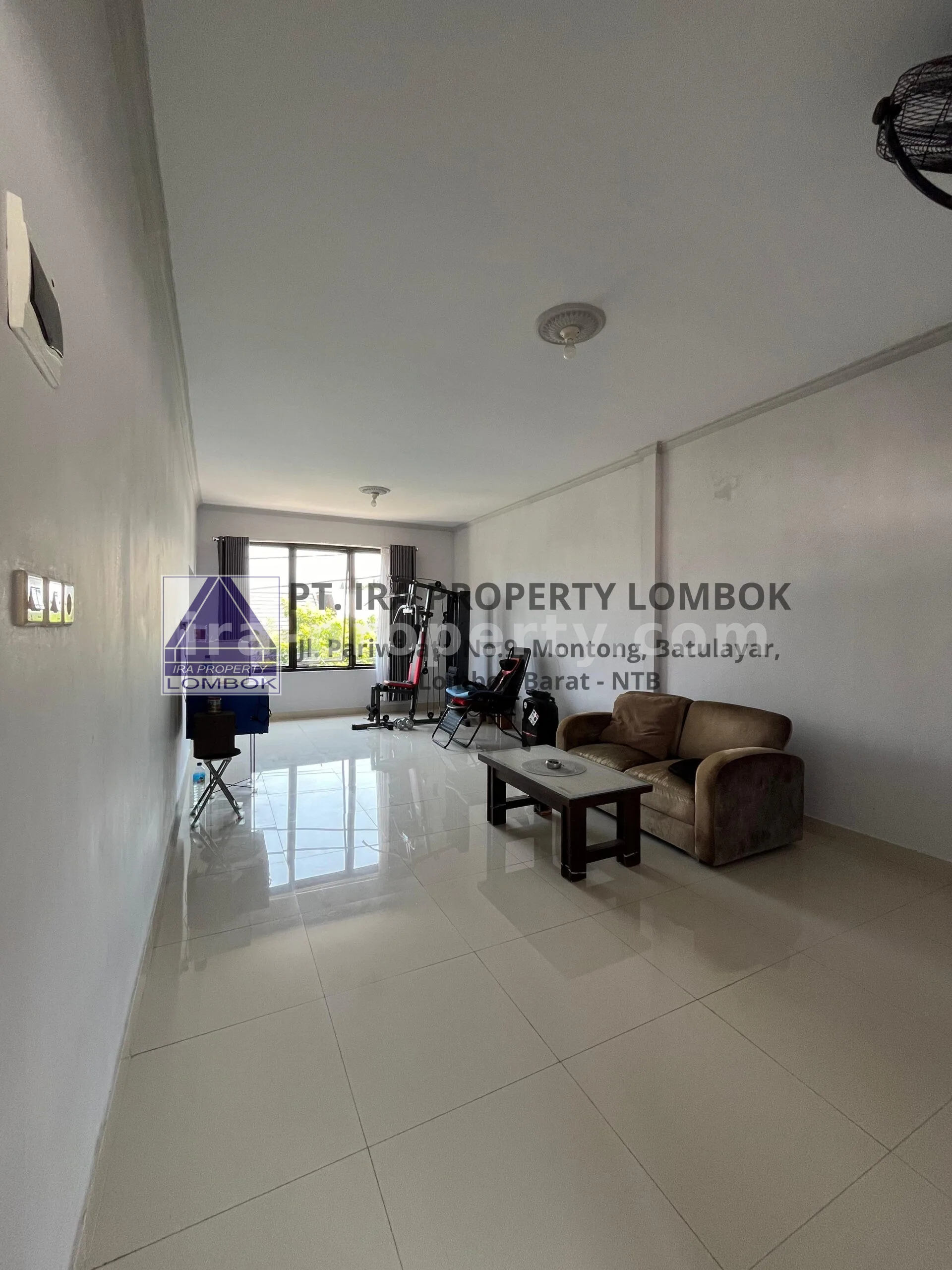 Rumah · Area Lombok Barat · foto 3 dari 25 Rumah Mewah 2 Lantai Dijual di Ayodya Palace Meninting - 624 - 3