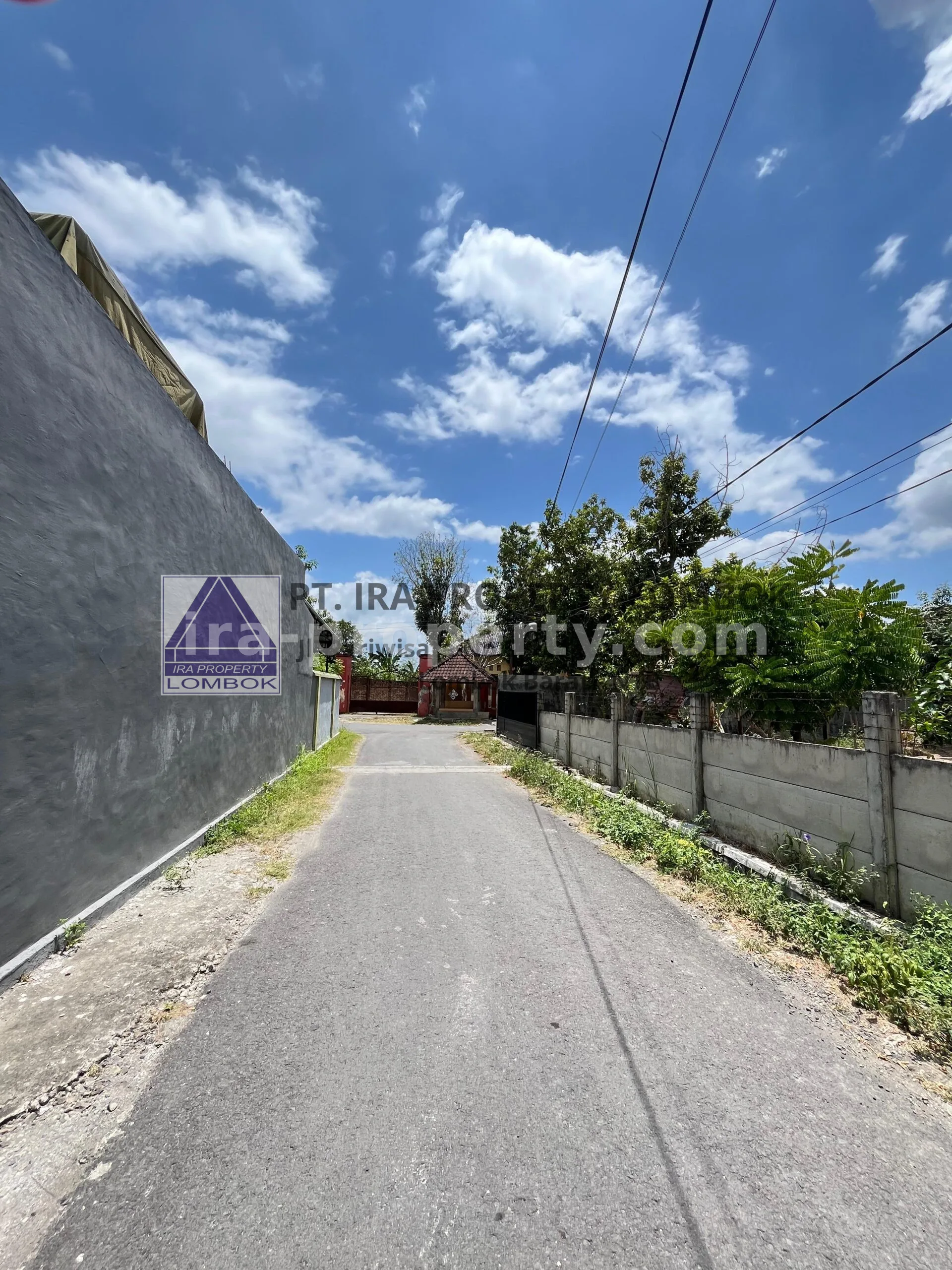 Rumah Modern Baru di Kompleks Aman Mataram - 739 - 10