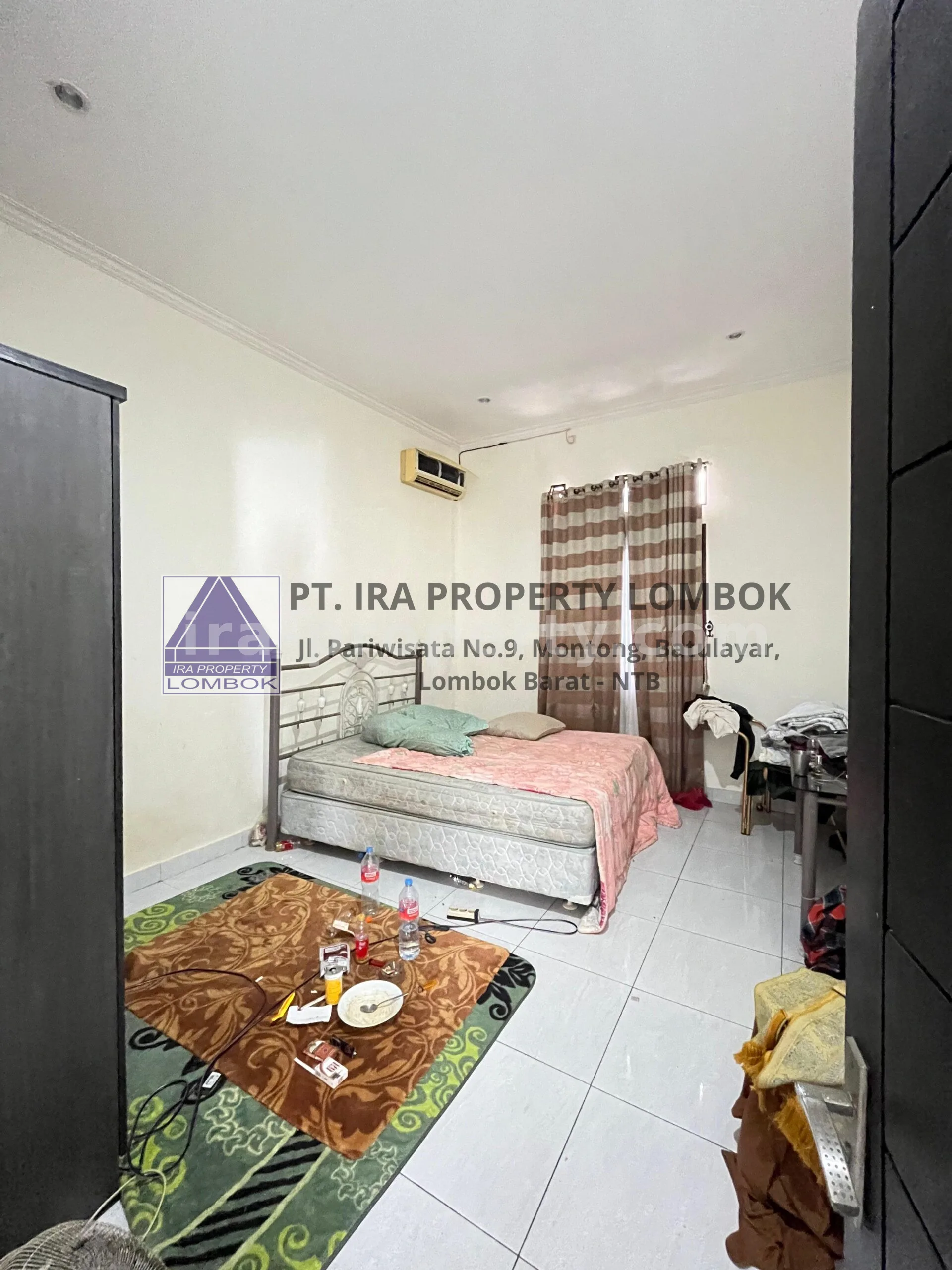 Rumah Modern Baru di Kompleks Aman Mataram - 739 - 13
