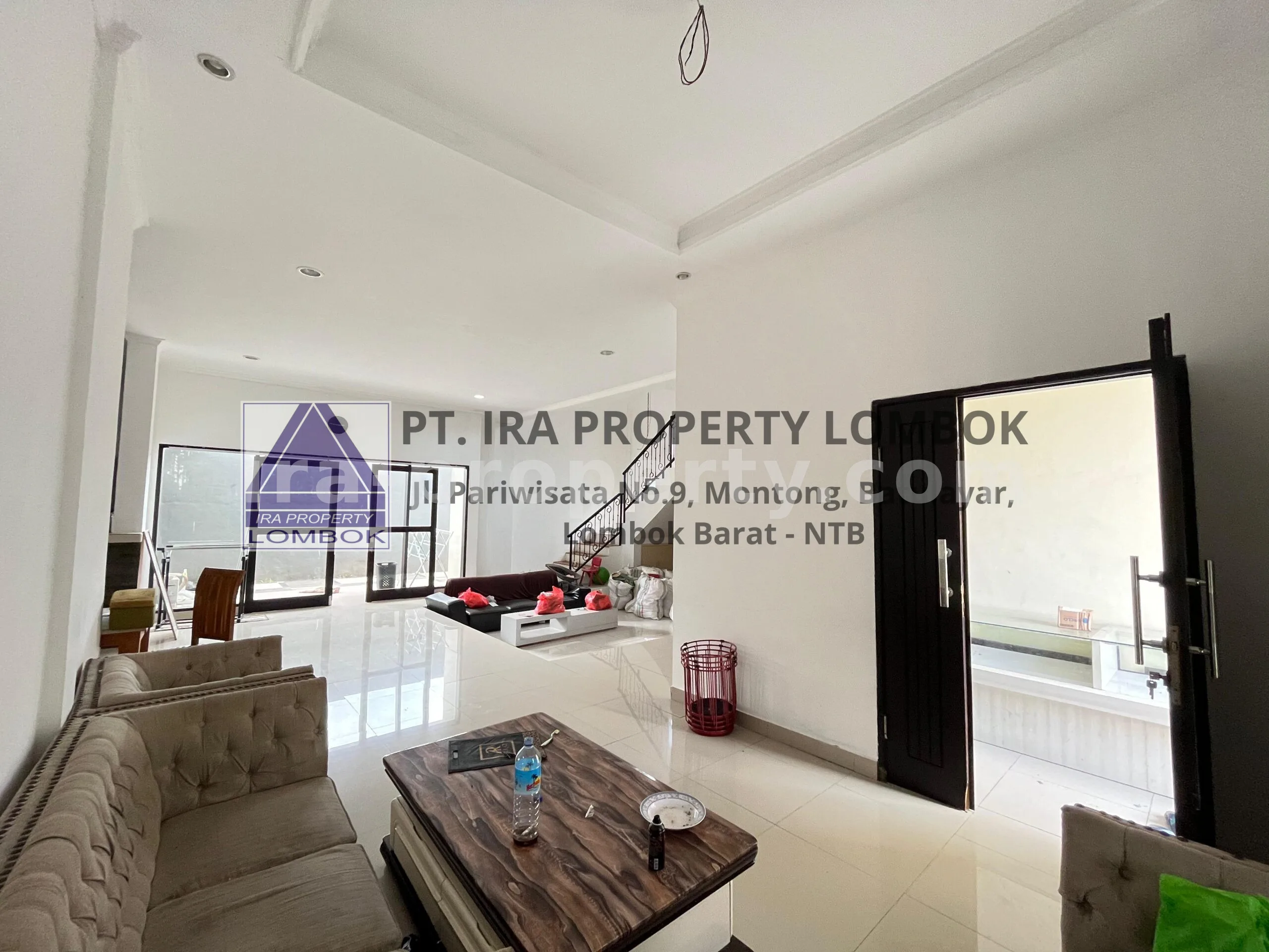 Rumah · Kota Mataram · foto 2 dari 18 Rumah Modern Baru di Kompleks Aman Mataram - 739 - 2