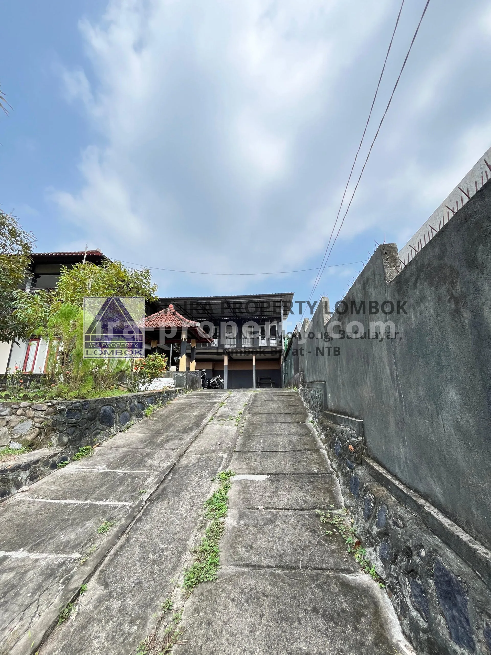 Spacious House with Shop Front in Karang Baru, Mataram - 639 - 11