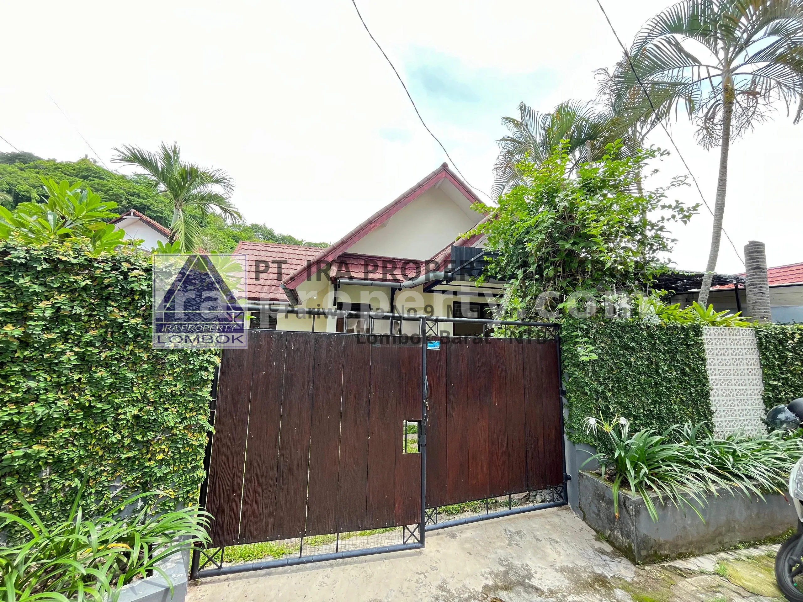 Villa & Hotel · Senggigi · foto 1 dari 12 Rumah Dijual di Kompleks Green Valley, Senggigi - 426-2 - 1