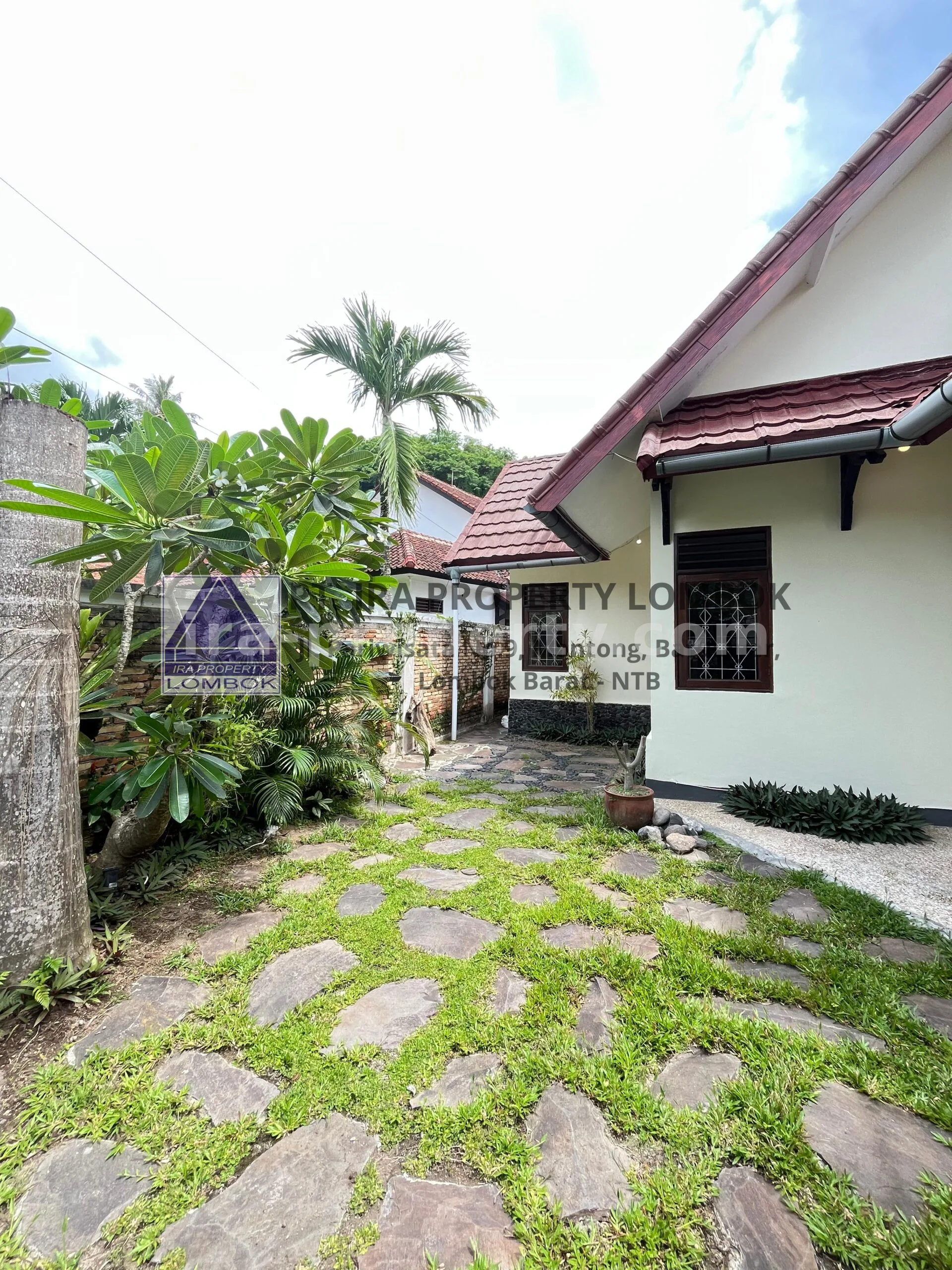 Villa & Hotel · Senggigi · foto 3 dari 12 Rumah Dijual di Kompleks Green Valley, Senggigi - 426-2 - 3