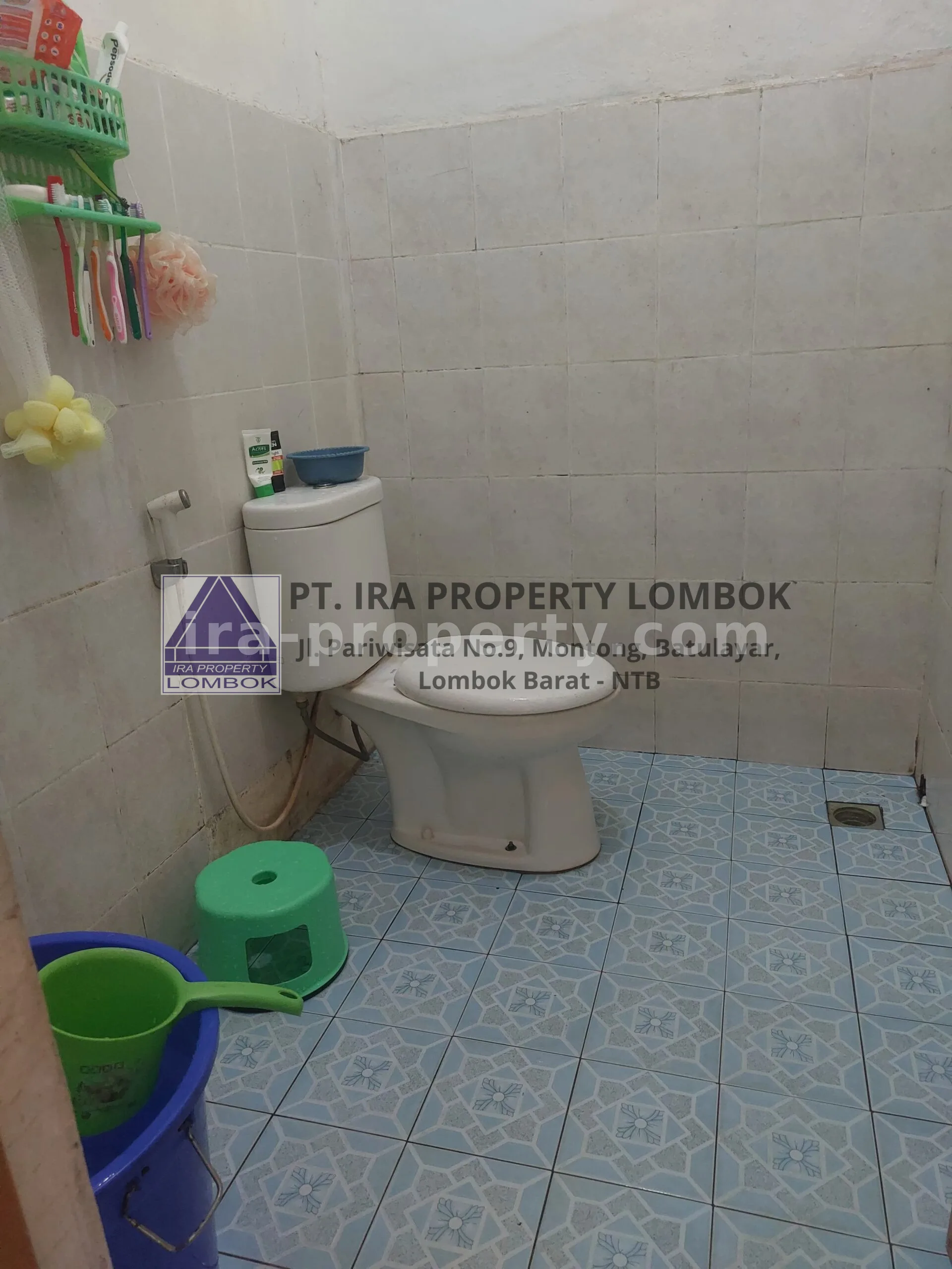 Rumah · Kota Mataram · foto 2 dari 8 Rumah Dijual di Kompleks Perumahan Jl. Adi Sucipto, Mataram - 648 - 2