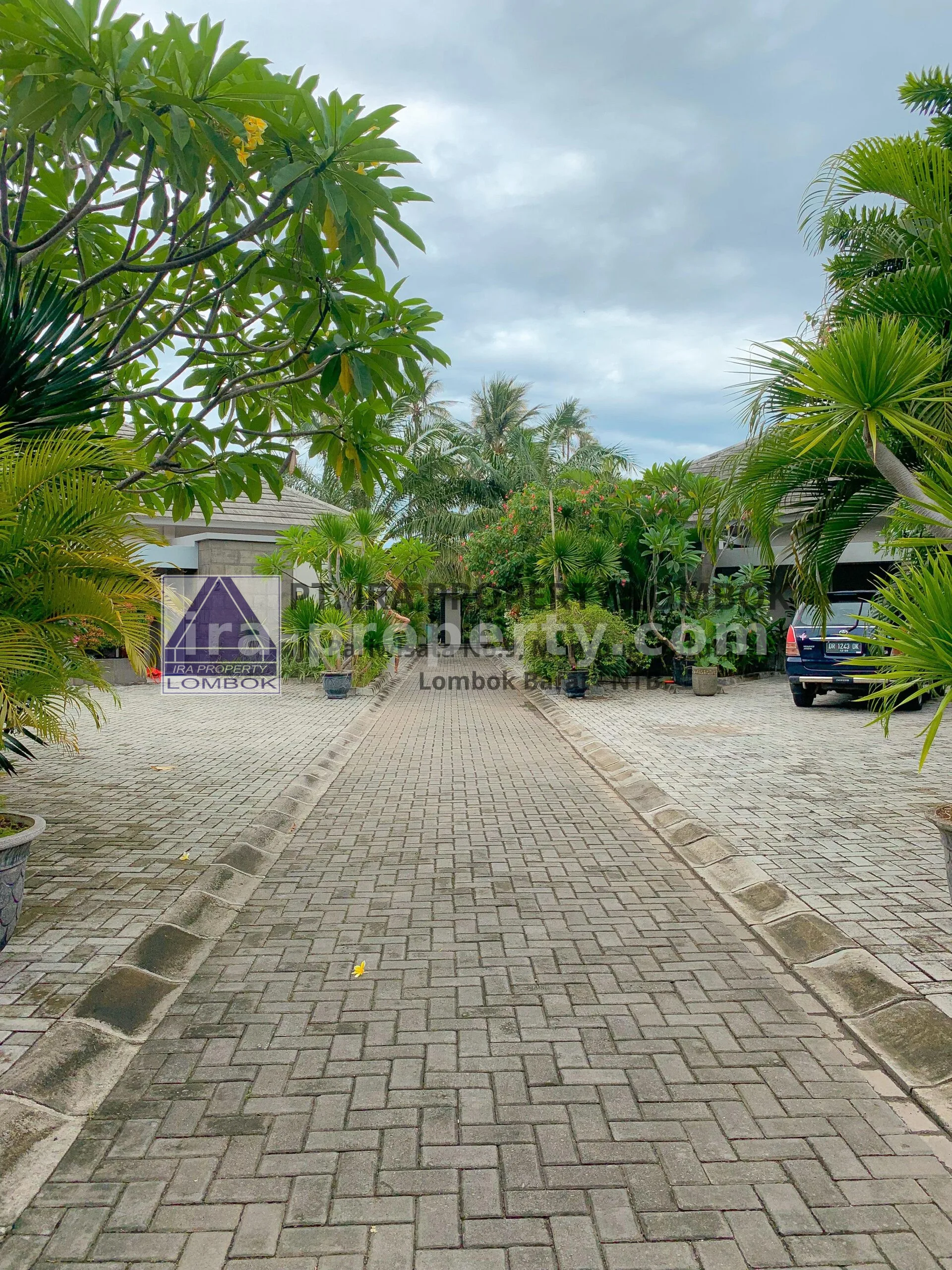 Villa & Hotel · Senggigi · foto 2 dari 15 Villa Modern Baru Dekat Pantai Stangi - 238 - 2