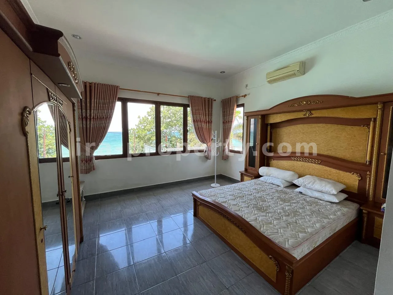 Villa & Hotel · Senggigi · foto 2 dari 6 Villa Tepi Pantai Dijual di Montong, Lombok Barat - 428 - 2
