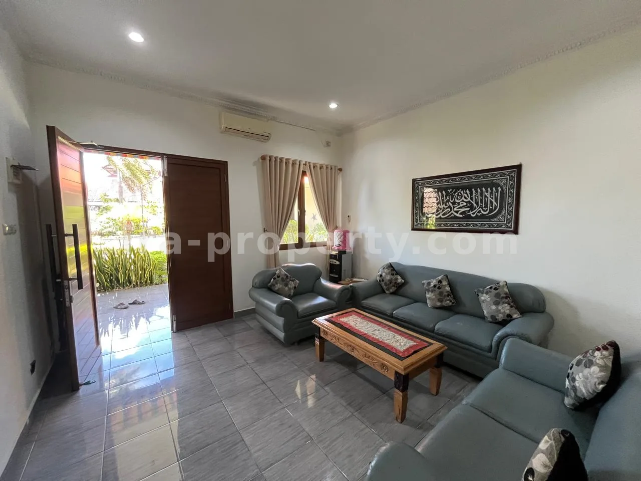 Villa & Hotel · Senggigi · foto 3 dari 6 Villa Tepi Pantai Dijual di Montong, Lombok Barat - 428 - 3