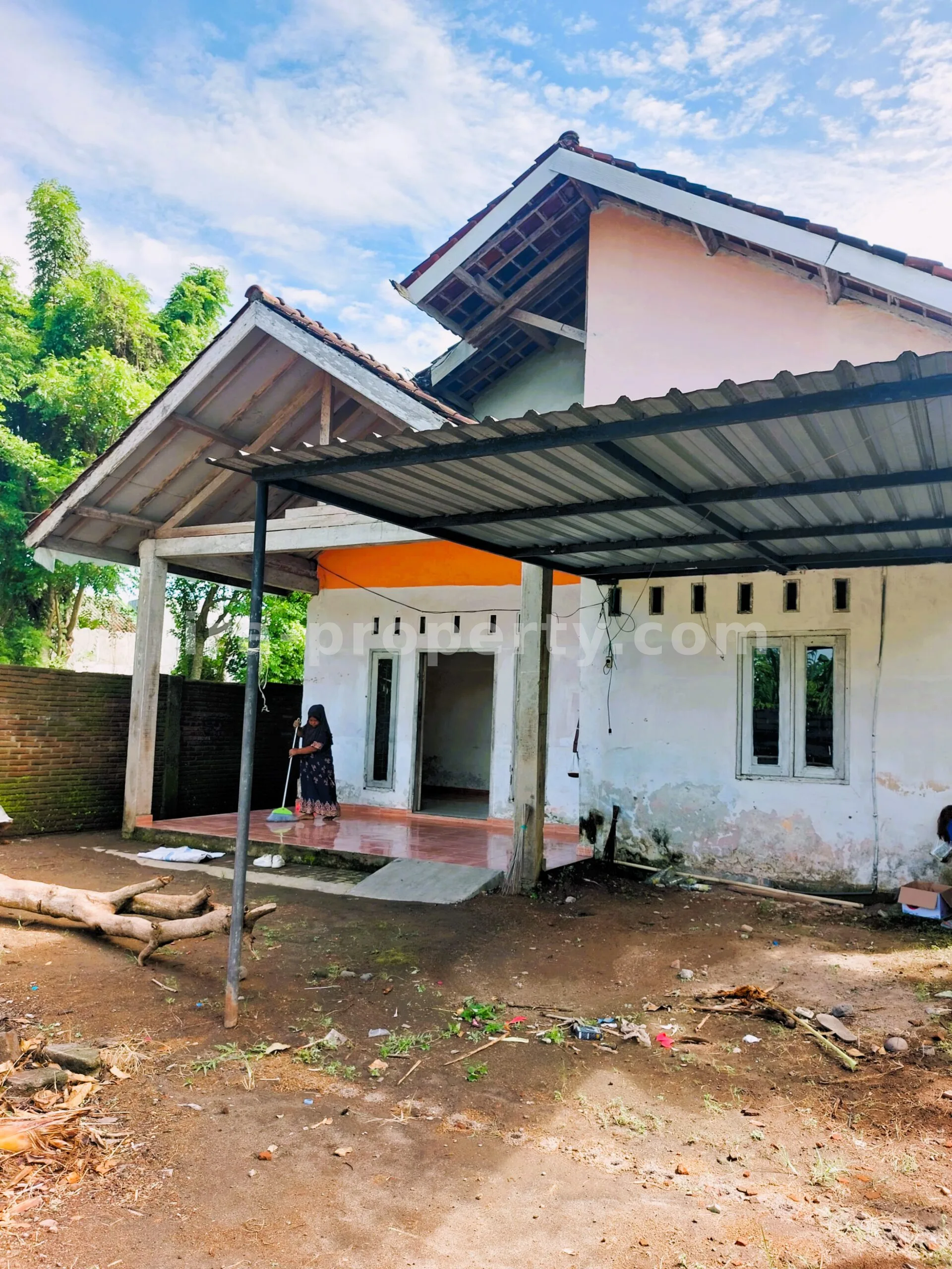 House · West Lombok Area · photo 1 of 15 House for Sale in Ireng Jatisela, West Lombok - 658 - 1