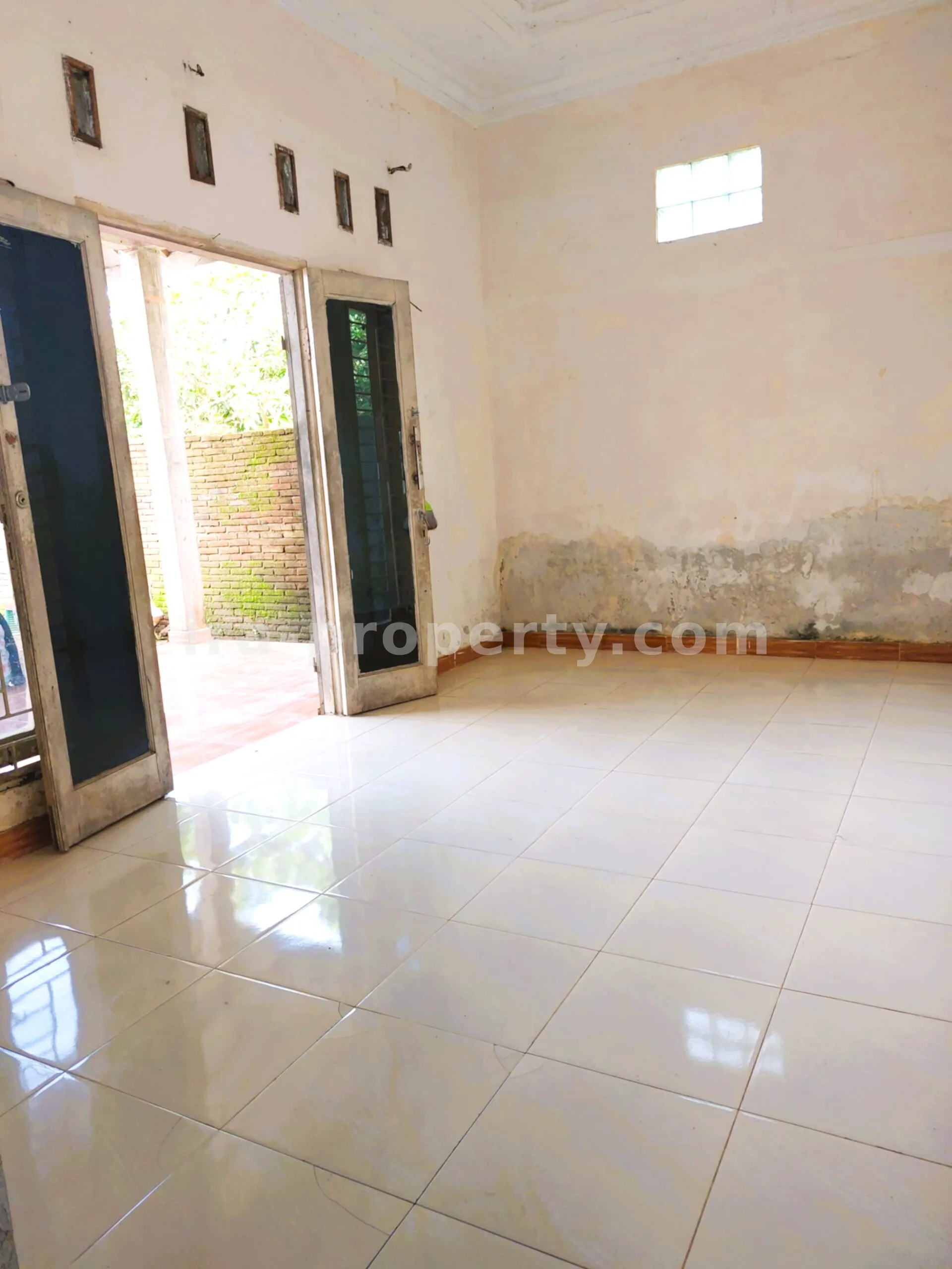 House · West Lombok Area · photo 3 of 15 House for Sale in Ireng Jatisela, West Lombok - 658 - 3