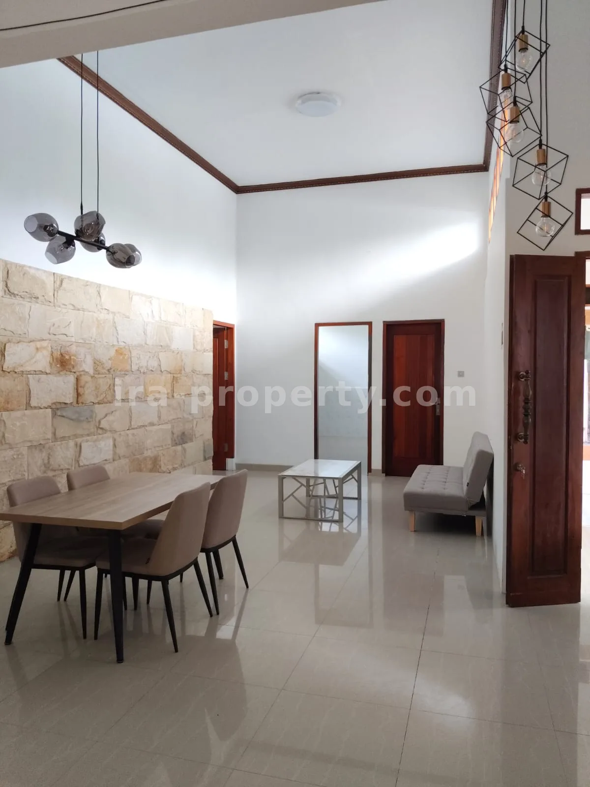 Rumah Mewah Dijual di Kompleks Udayana, Kota Mataram - 656 - 16