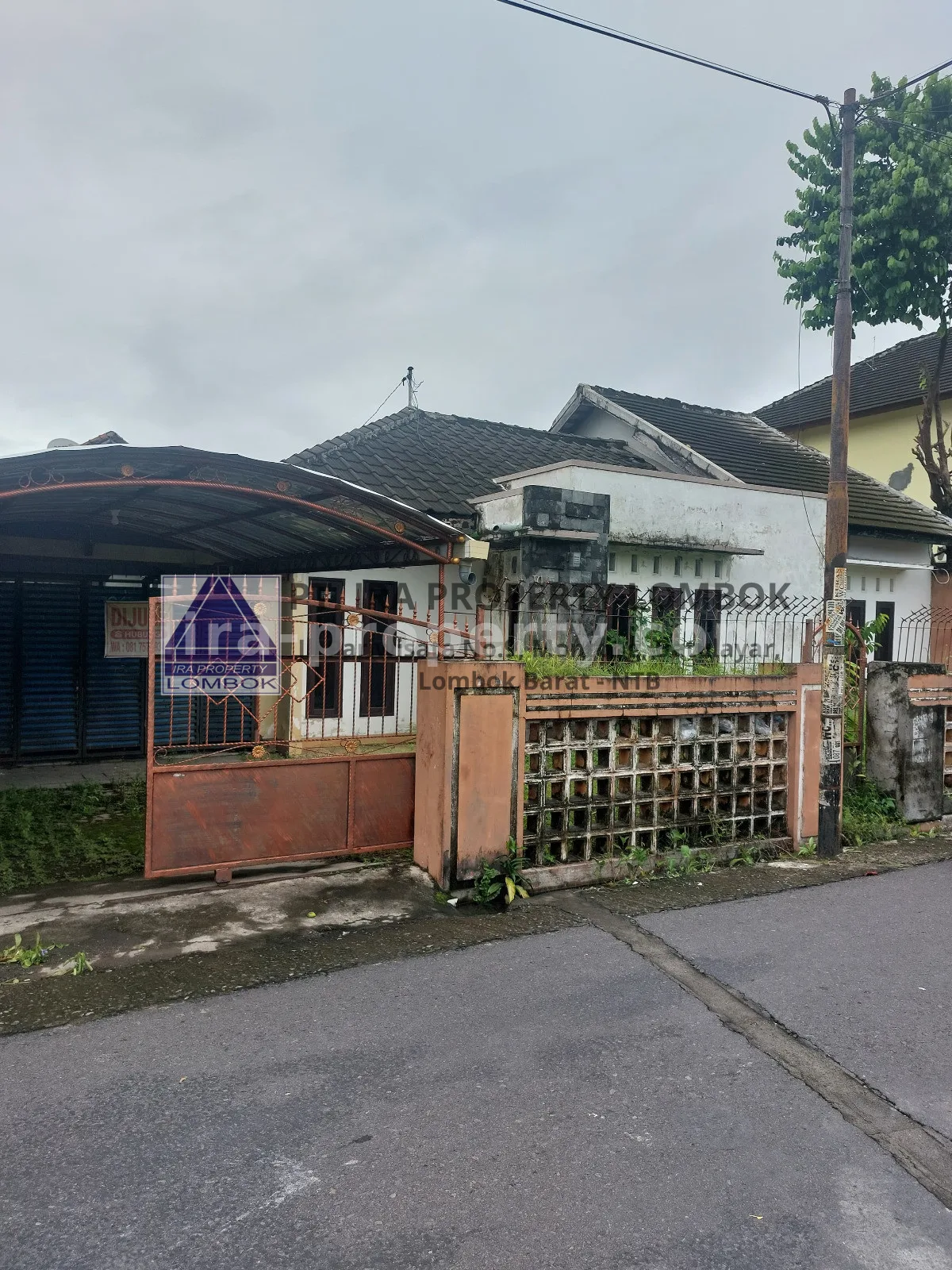 Rumah · Kota Mataram · foto 1 dari 14 Rumah Strategis di Kompleks Taman Baru Dekat Mall Epicentrum - 651 - 1