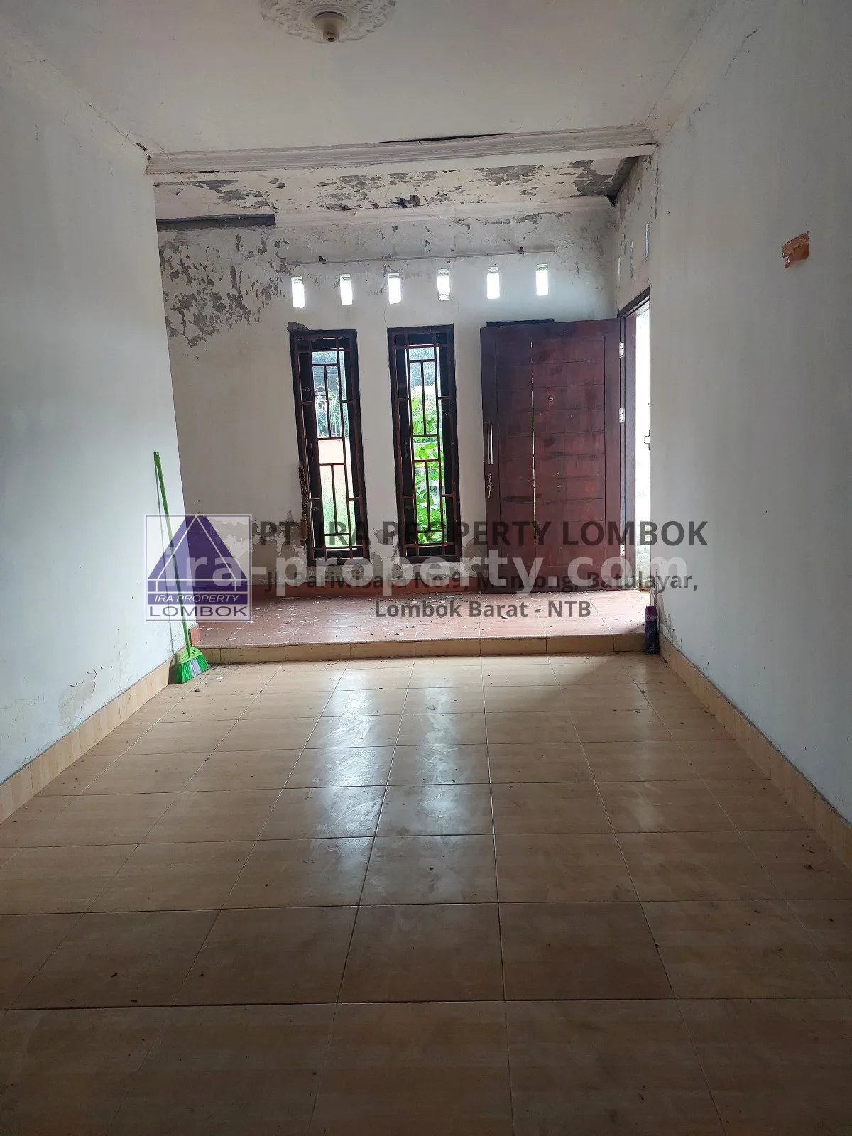 Rumah · Kota Mataram · foto 3 dari 14 Rumah Strategis di Kompleks Taman Baru Dekat Mall Epicentrum - 651 - 3