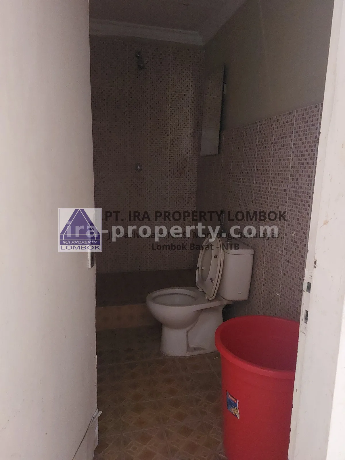 Rumah Strategis di Kompleks Taman Baru Dekat Mall Epicentrum - 651 - 6